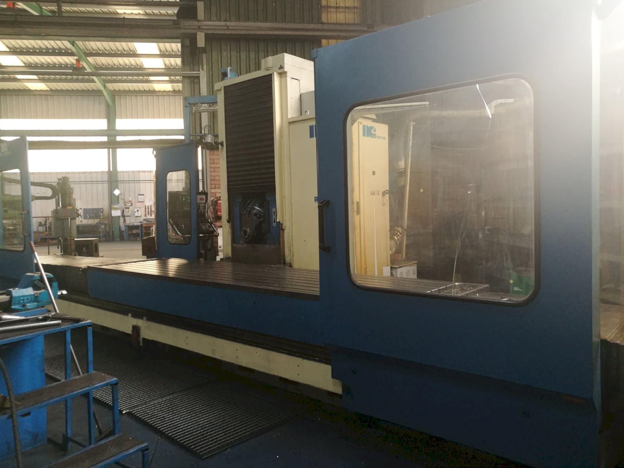 Mašīnas Correa A30/40 skats  no labās puses