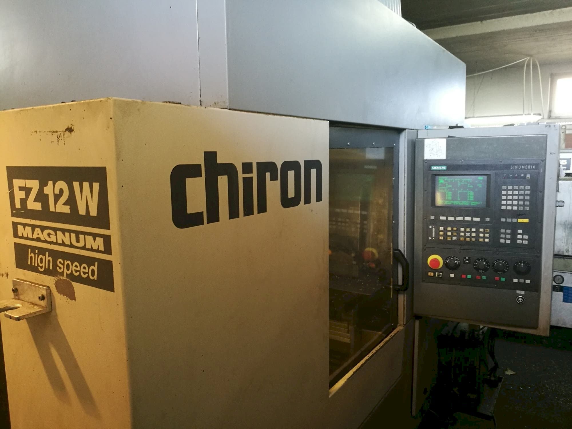 Mašīnas CHIRON FZ 12 W Magnum  pretskats