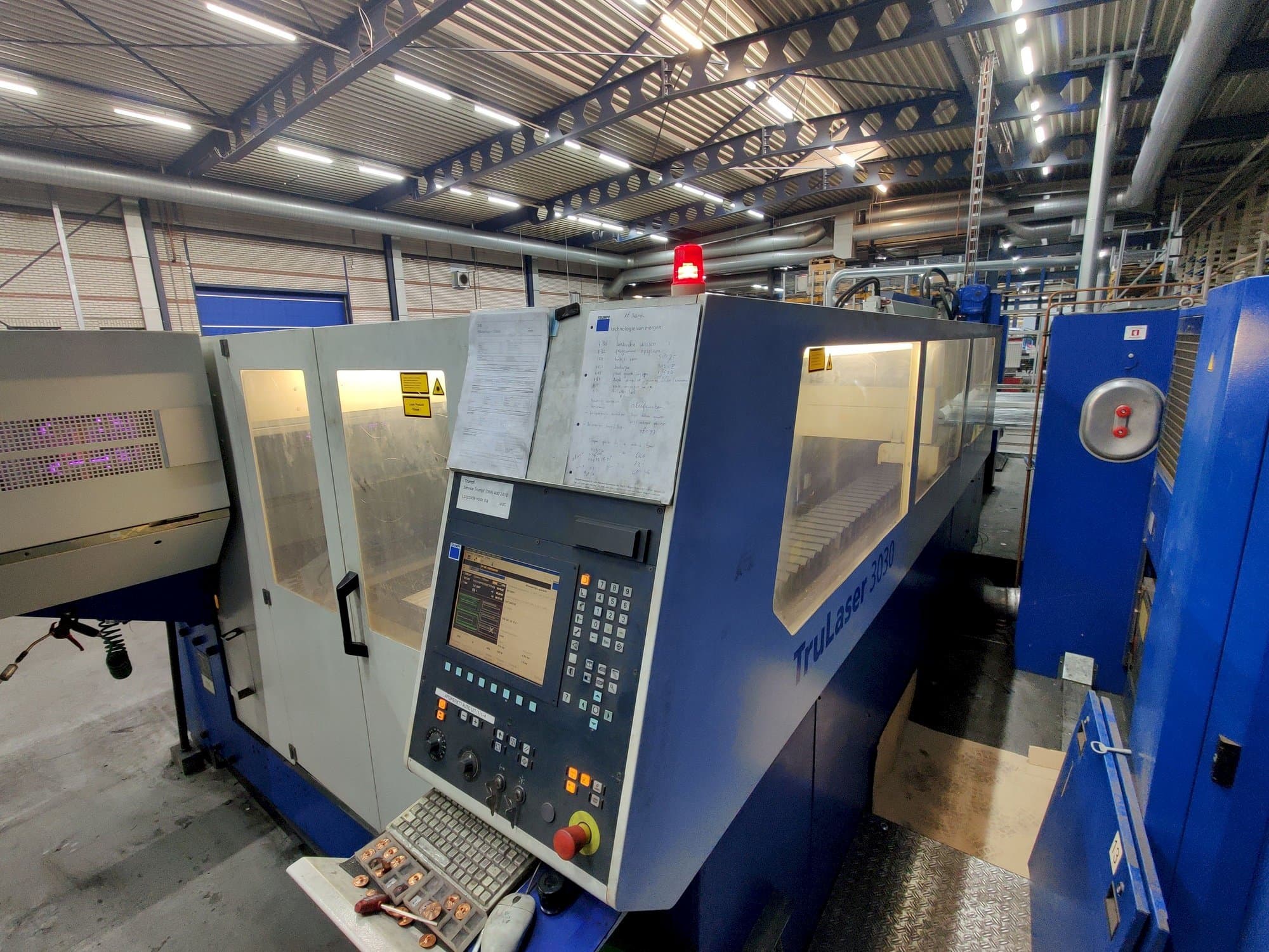 Mašīnas Trumpf TruLaser 3030  pretskats