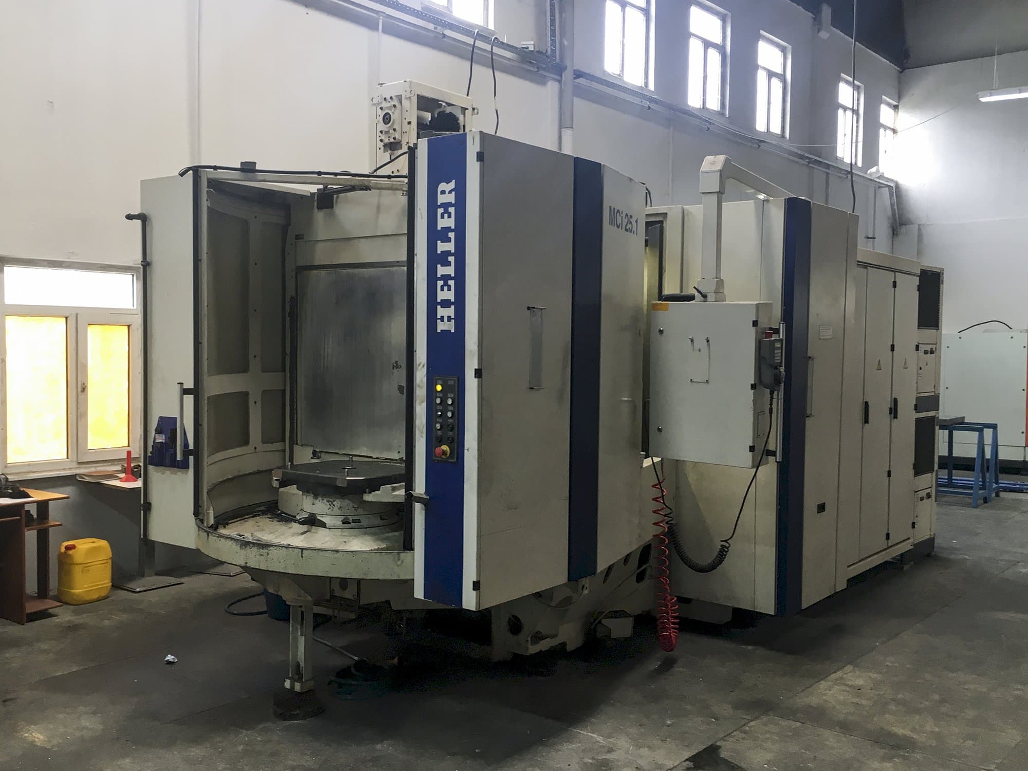 Mašīnas HELLER MCi 25 skats  no kreisās puses