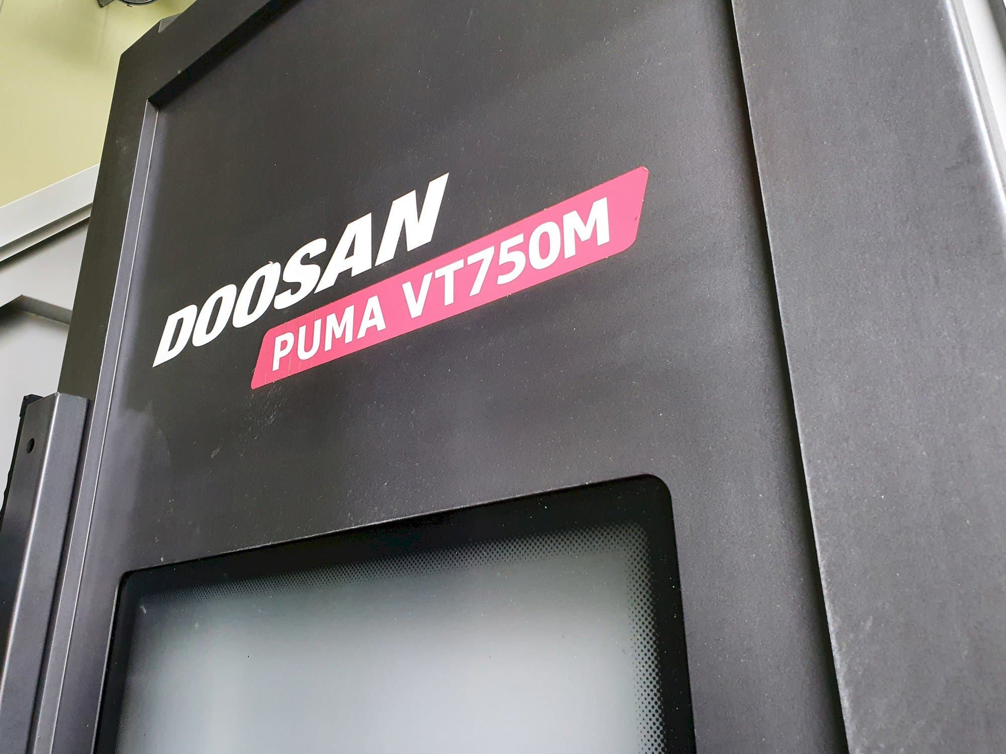 Mašīnas Doosan PUMA VT750M  pretskats