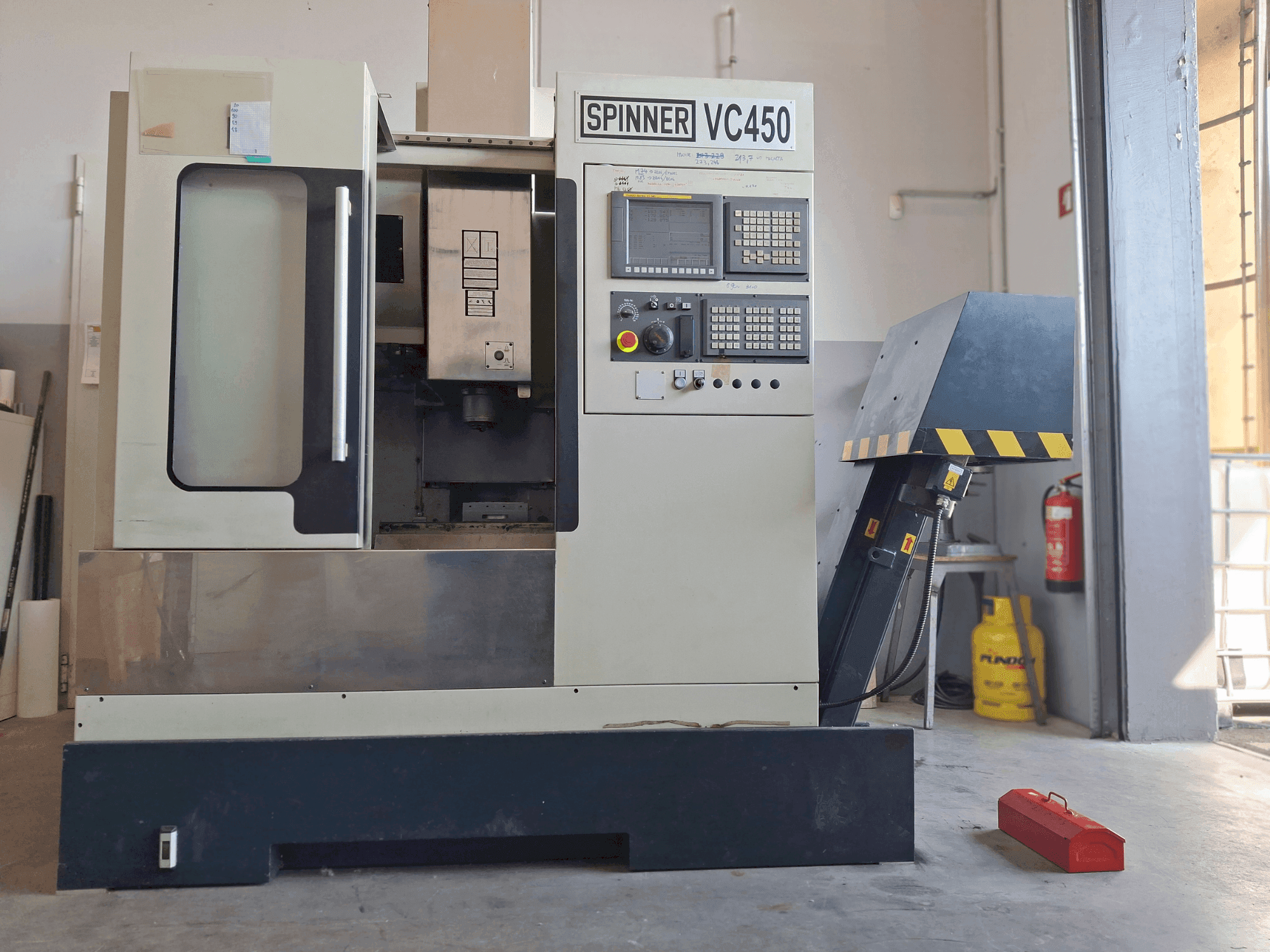 Mašīnas SPINNER VC 450  pretskats