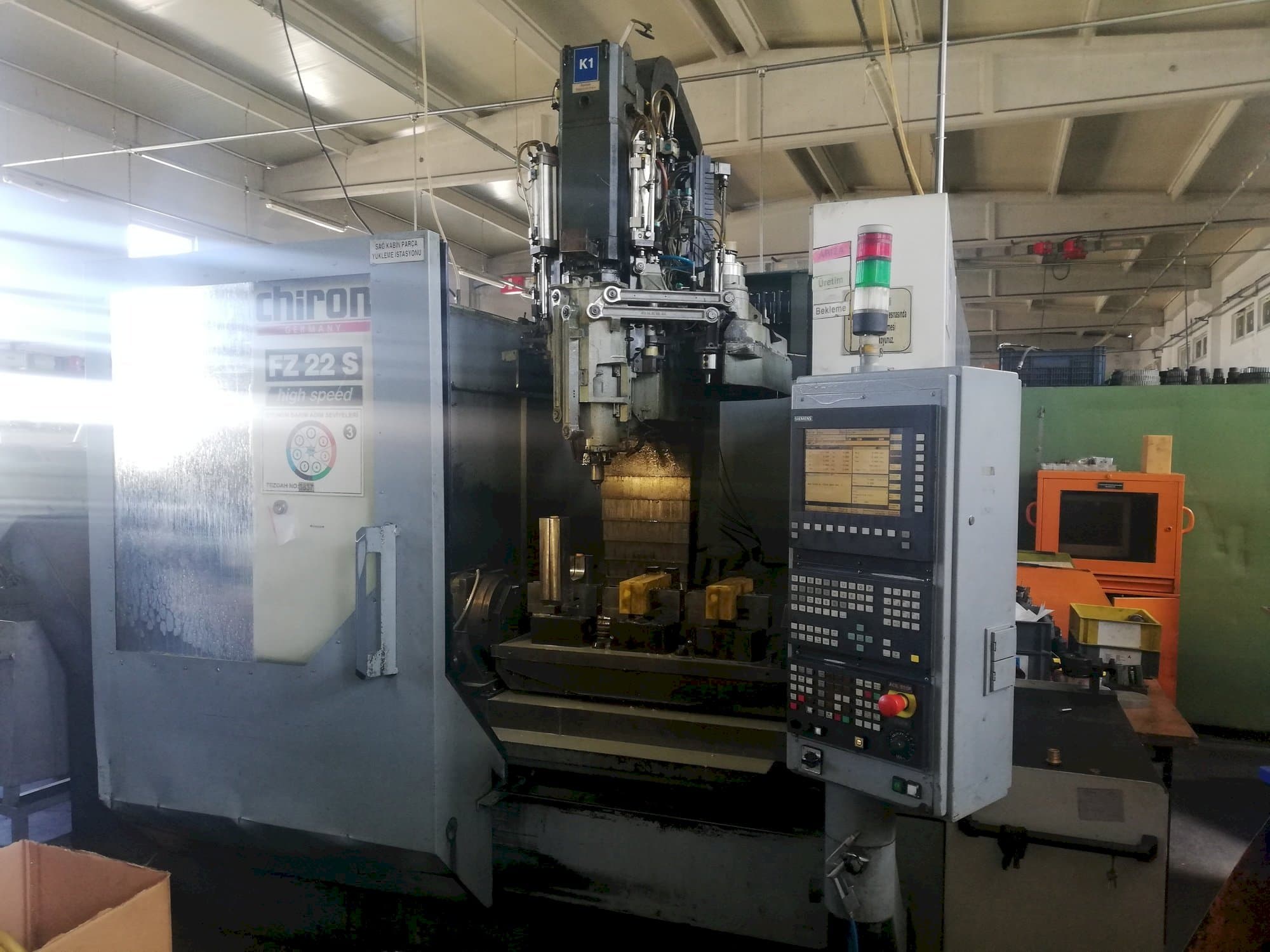 Mašīnas CHIRON FZ 22 S  pretskats