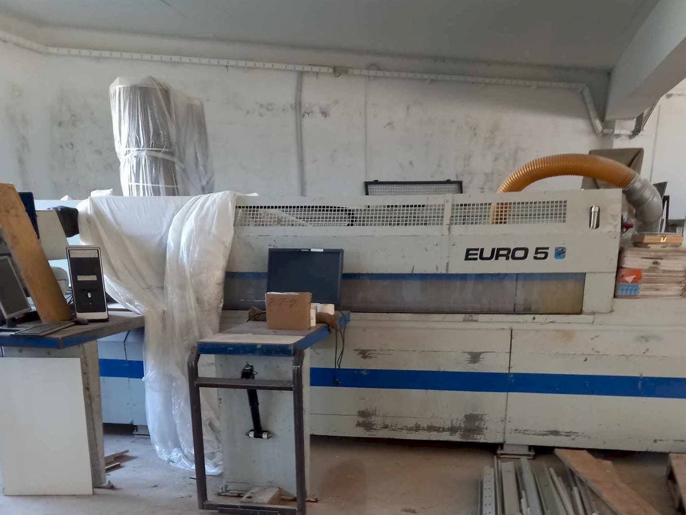 Mašīnas PANHANS EURO 5  pretskats