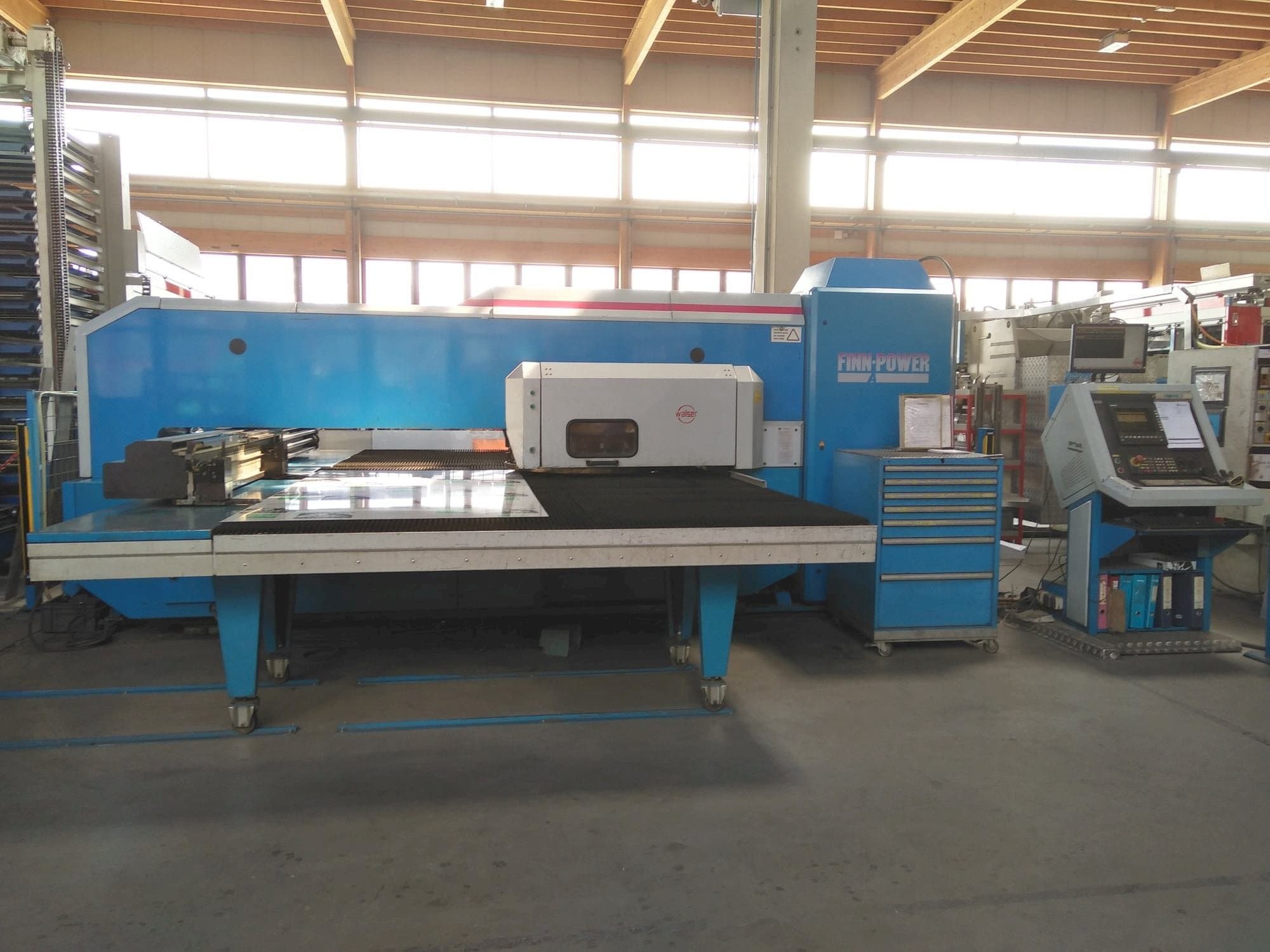 Mašīnas Finn-Power A5-20SB  pretskats