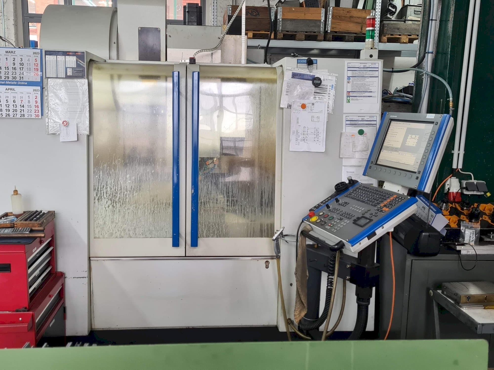 Mašīnas MIKRON VCE600 Pro  pretskats