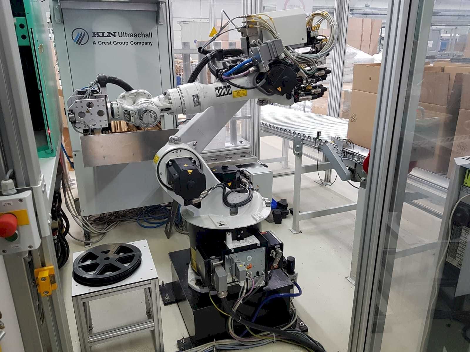 Mašīnas KUKA KR 16  pretskats