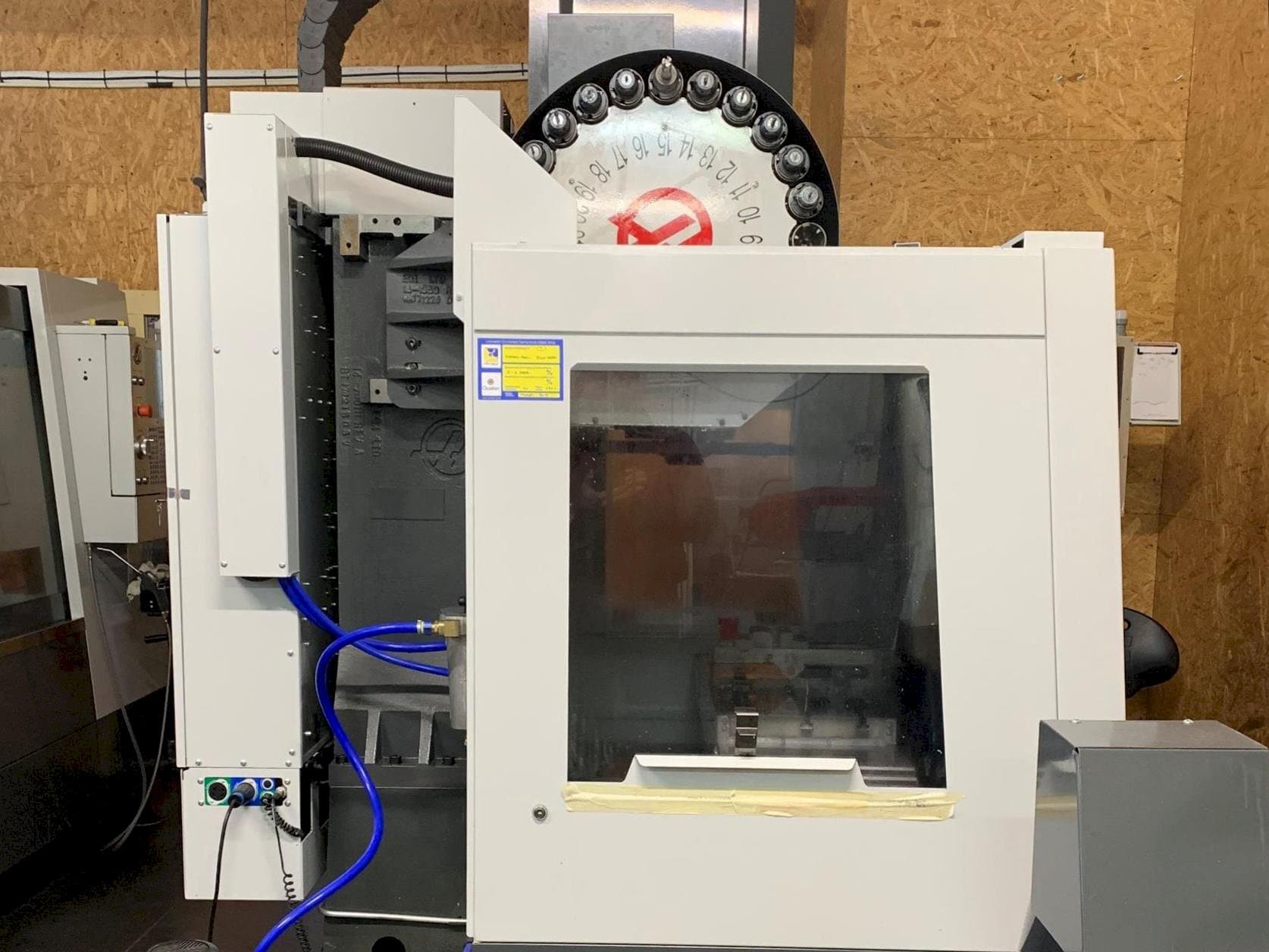 Mašīnas HAAS VF-2EU  pretskats