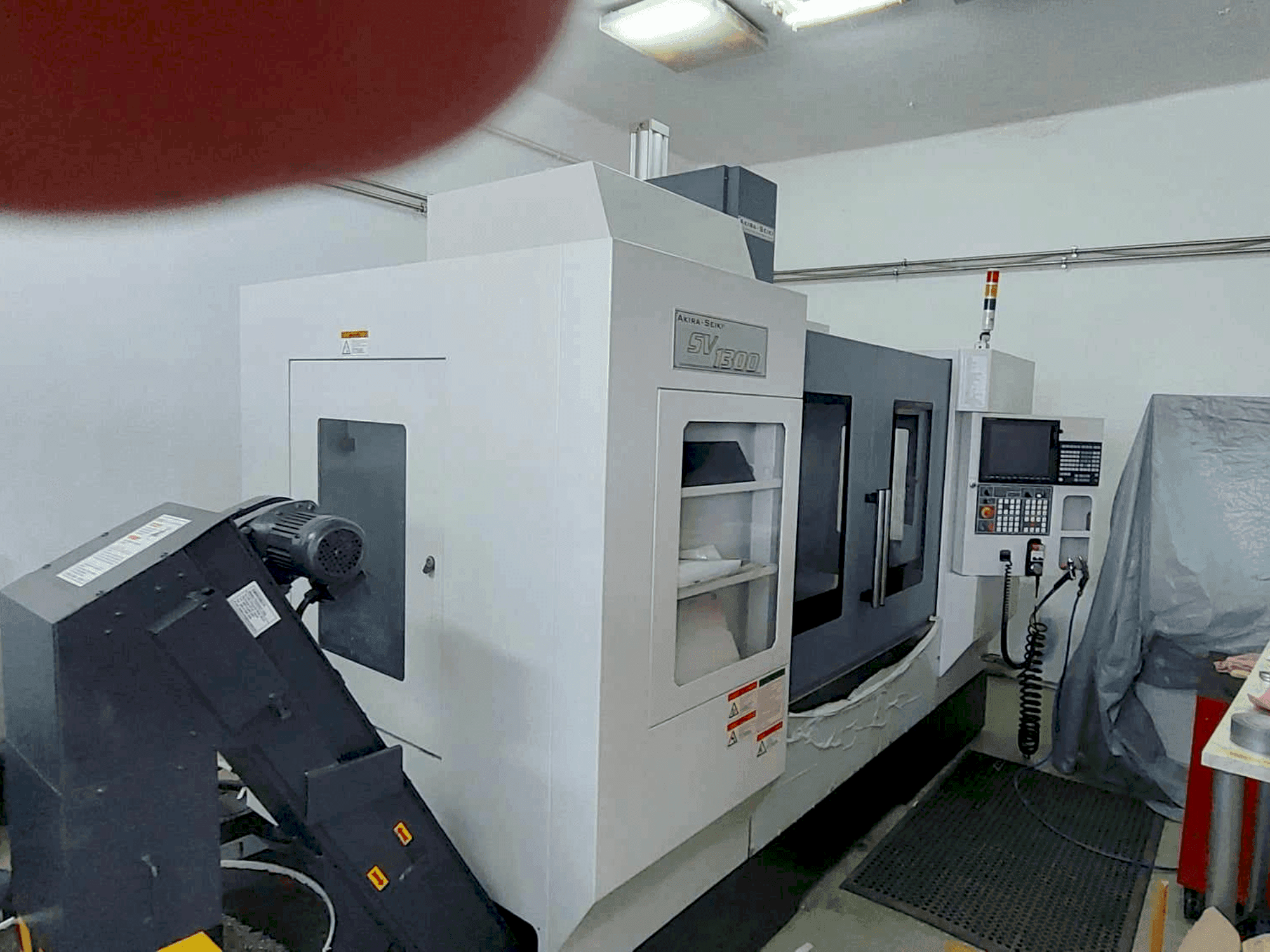 Mašīnas Akira Seiki SVI300  pretskats