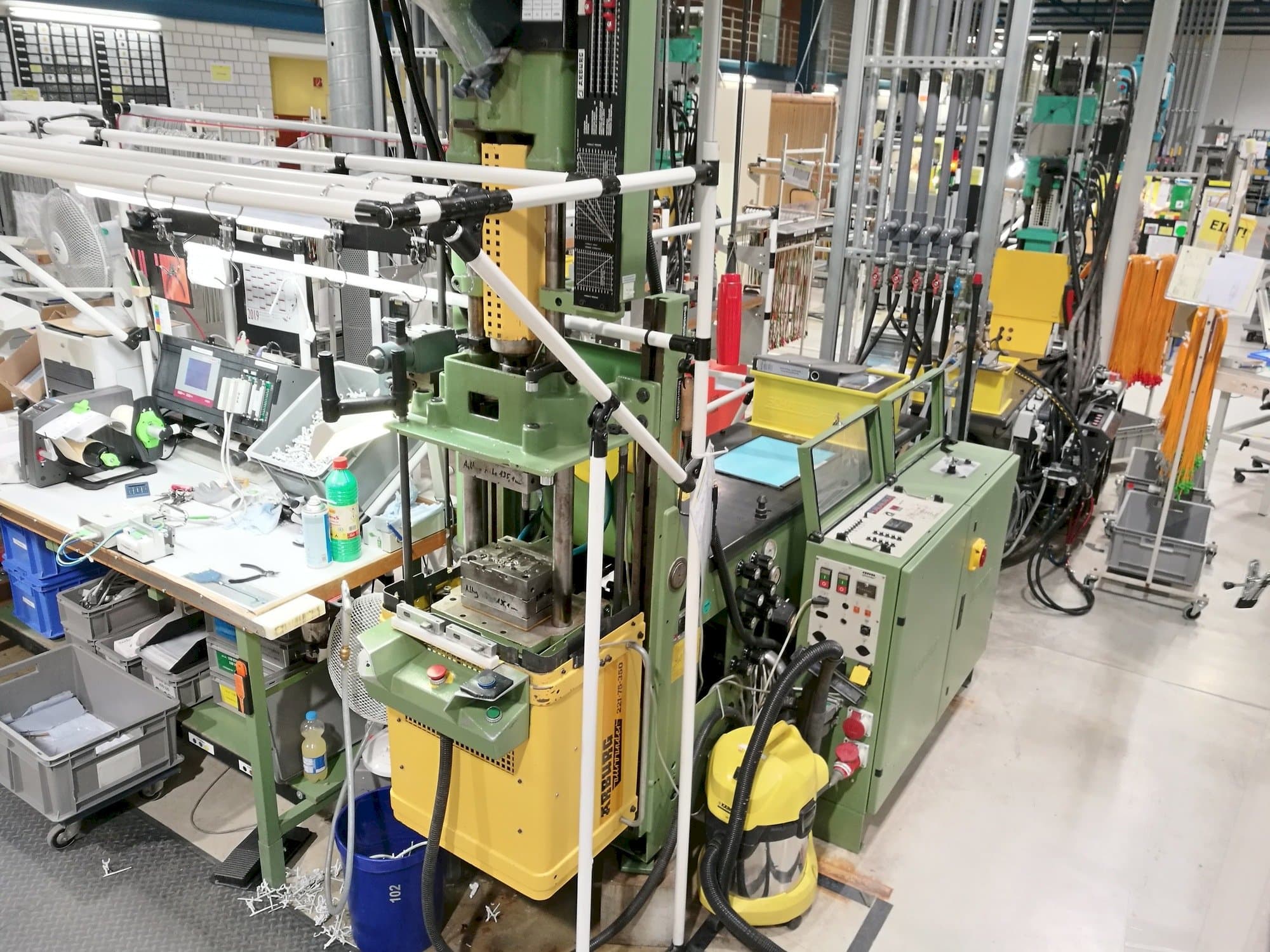 Mašīnas Arburg 221-75-350  pretskats