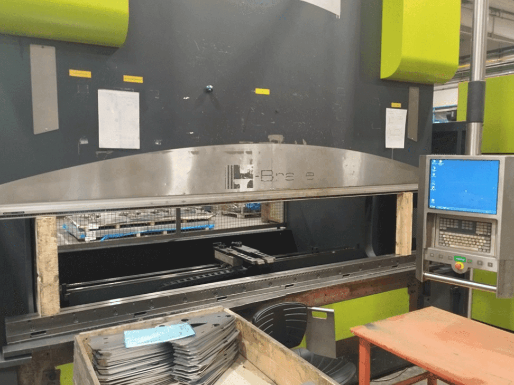 Mašīnas Safan SAFAN H-BRAKE 240-3100  pretskats