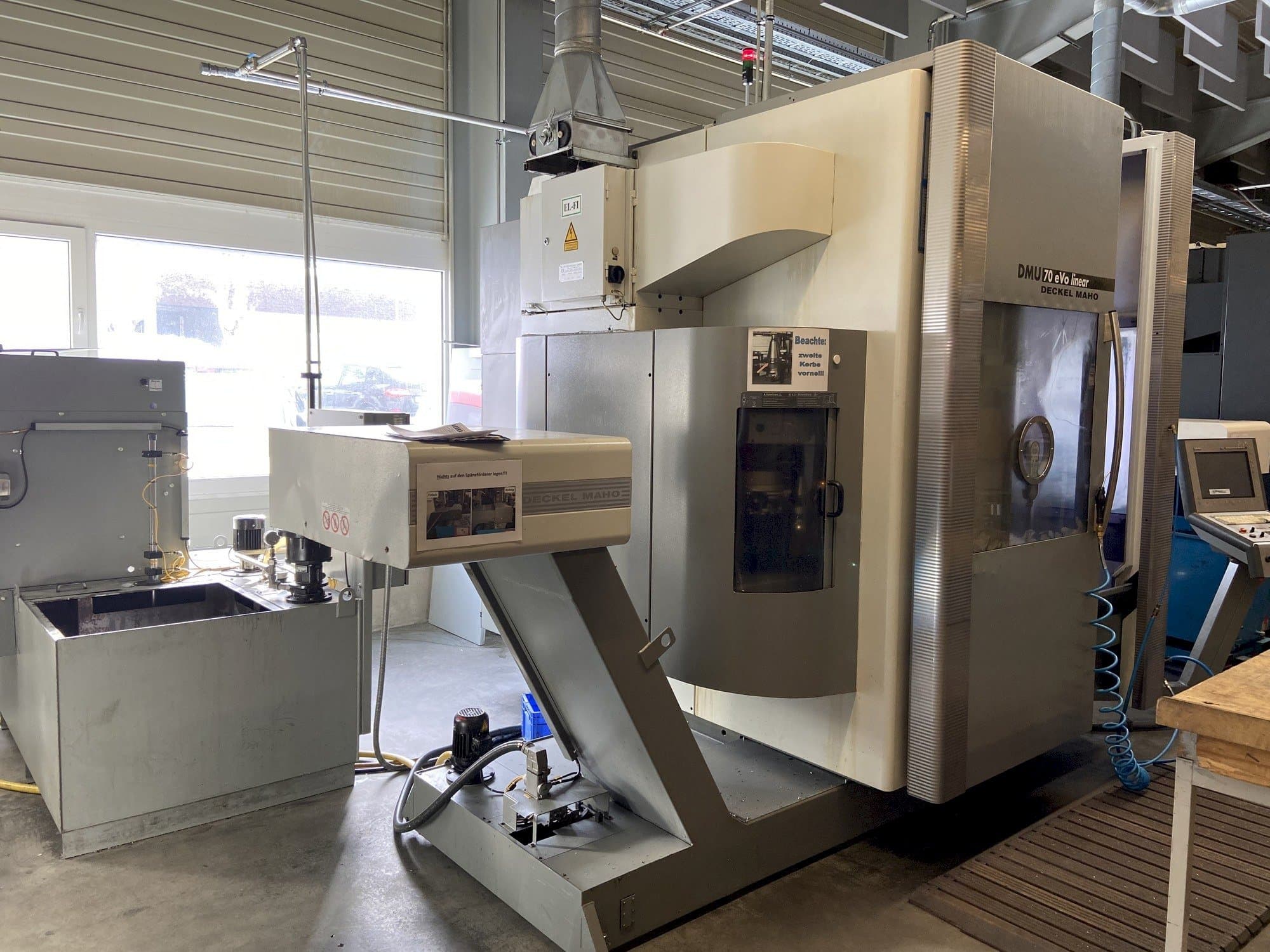 Mašīnas DECKEL MAHO DMU 70 eVo linear  pretskats