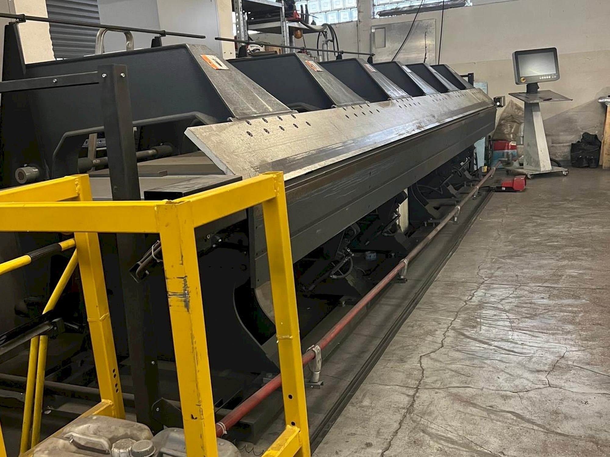 Mašīnas Jorns  Norma-Line 150-6.4  pretskats