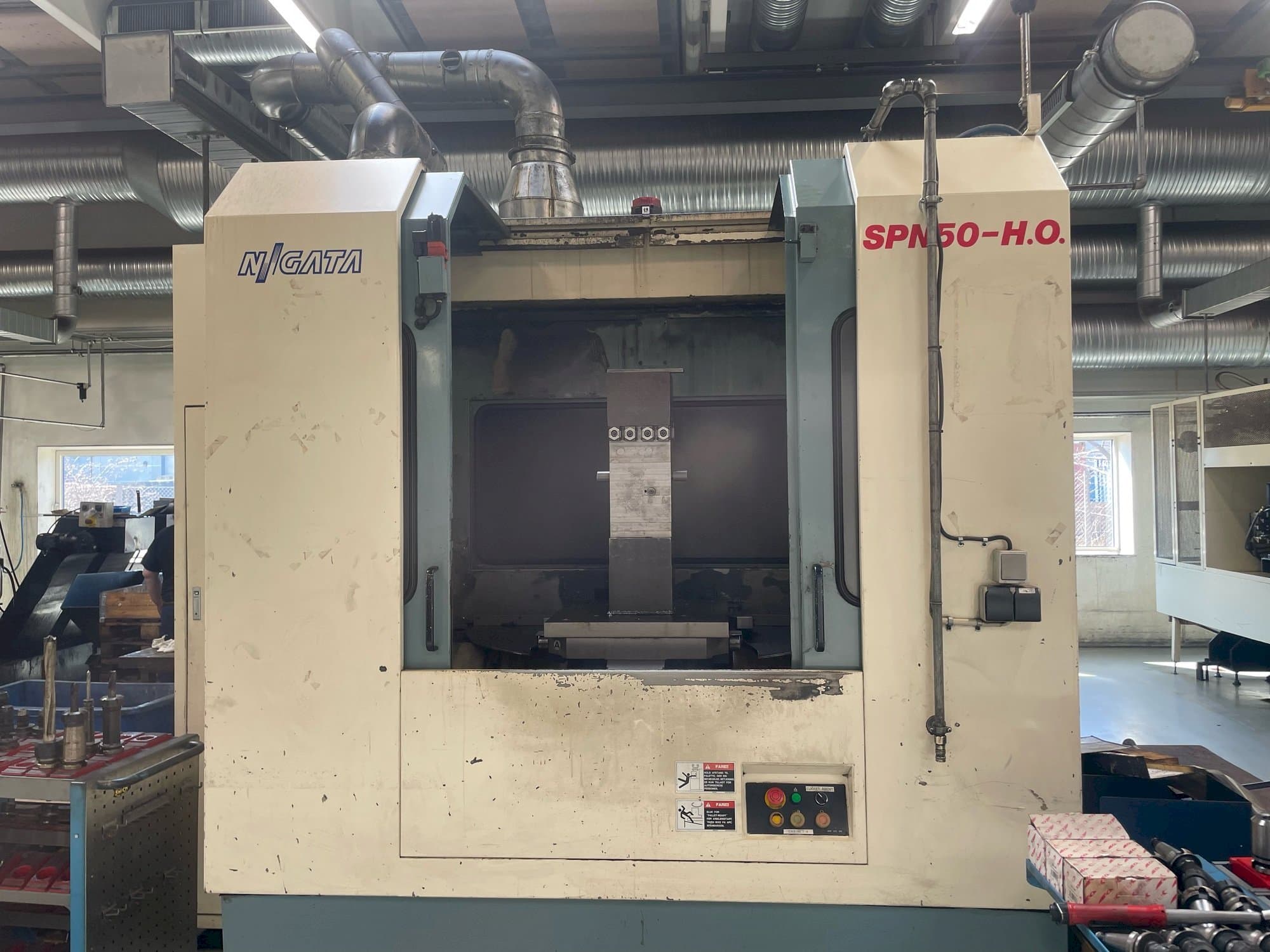 Mašīnas Niigata SPN 50-HO  pretskats