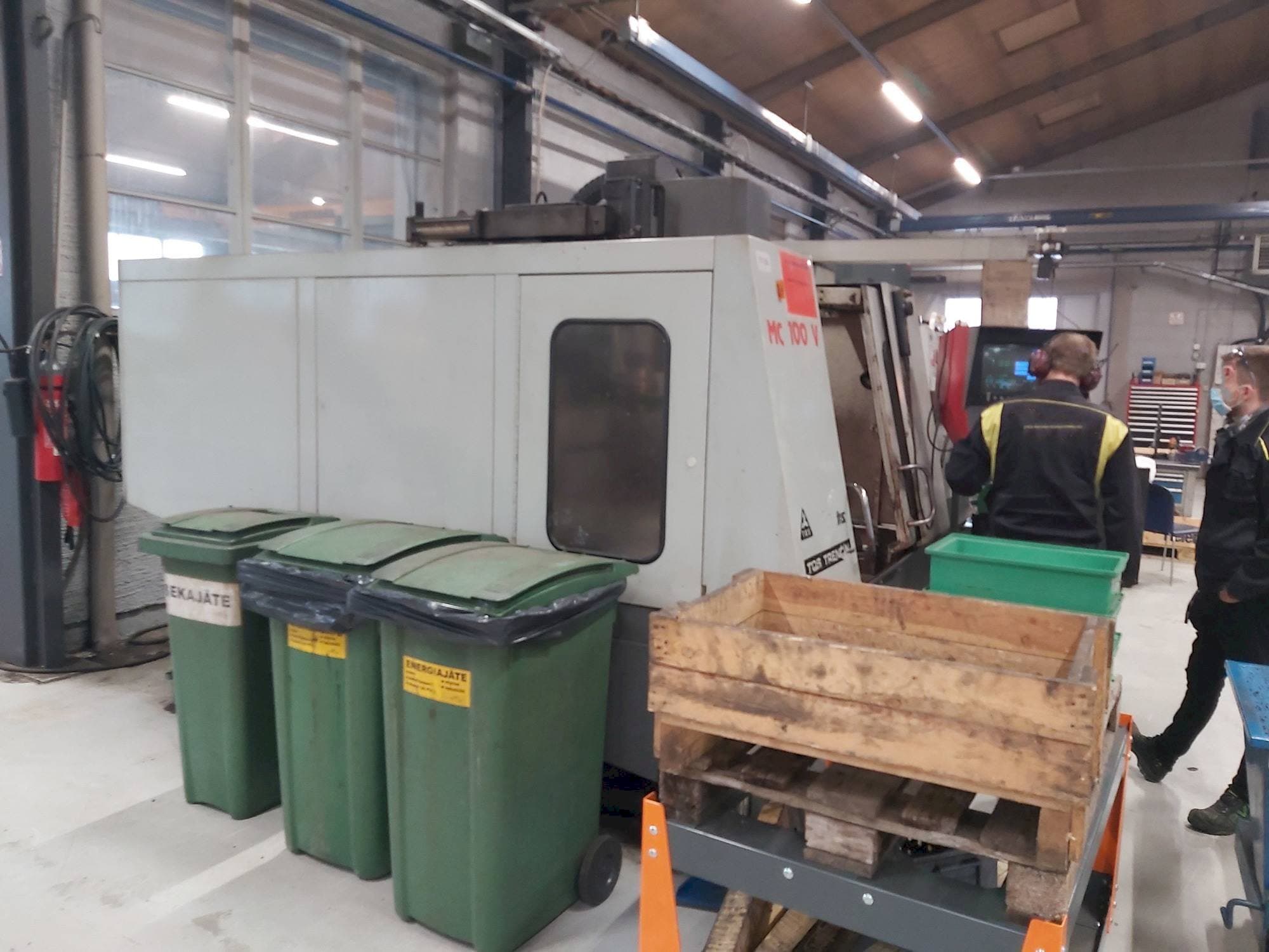 Mašīnas TOS TRENCÍN MC 100 V  pretskats