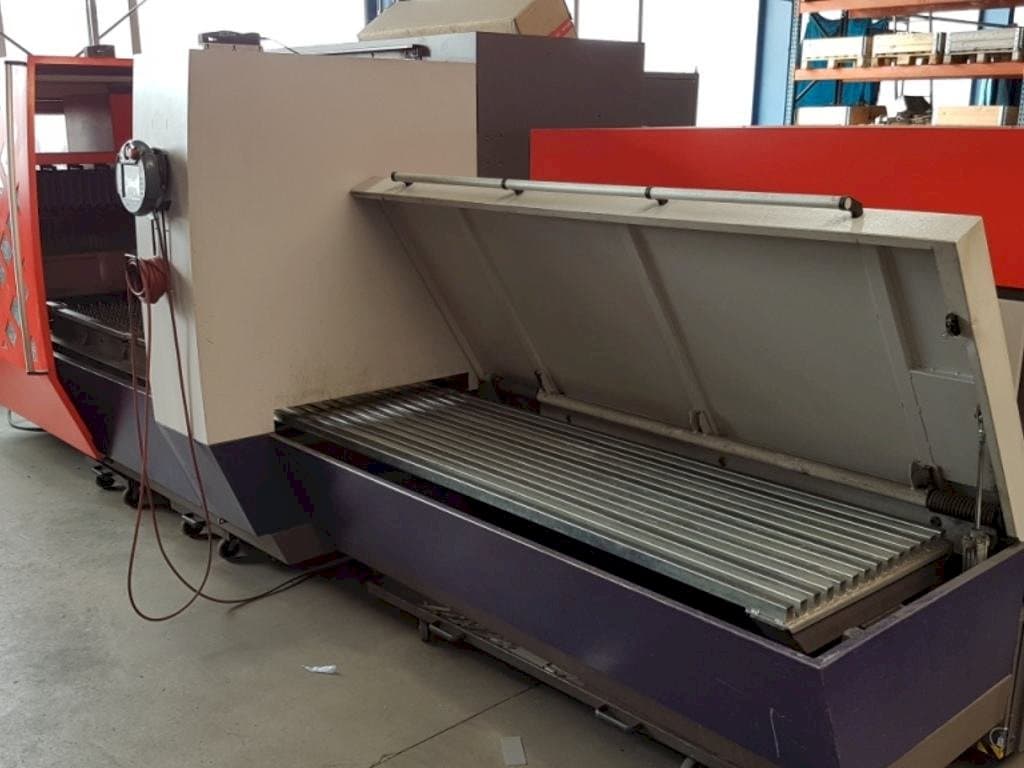 Mašīnas Bystronic Byvention 3015  pretskats