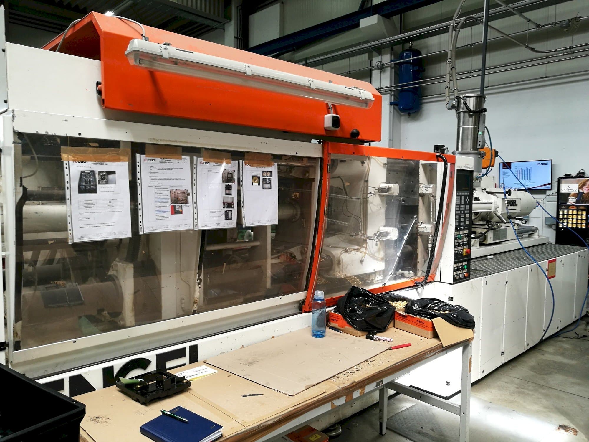 Mašīnas ENGEL ES 1300/225  pretskats