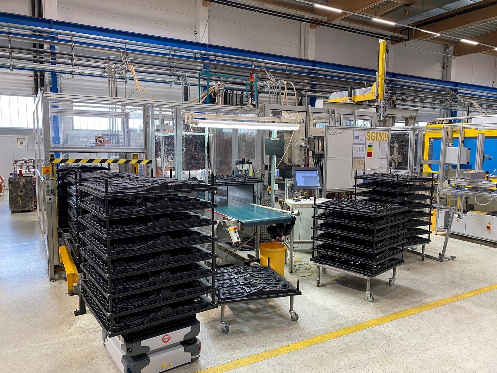 Mašīnas Krauss Maffei 650-1900-520 CZ Multinject  pretskats