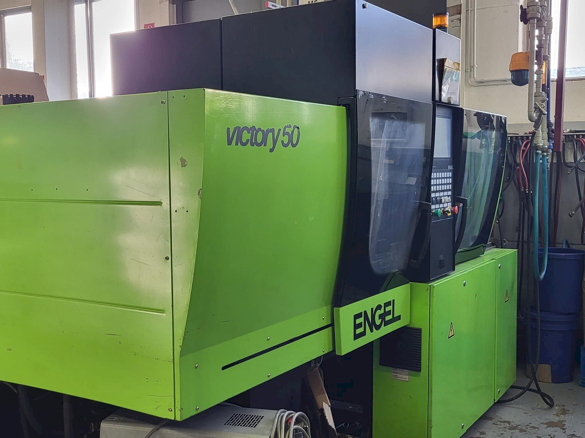 Mašīnas Engel Victory 200/50 FOCUS kreisās malas  skats