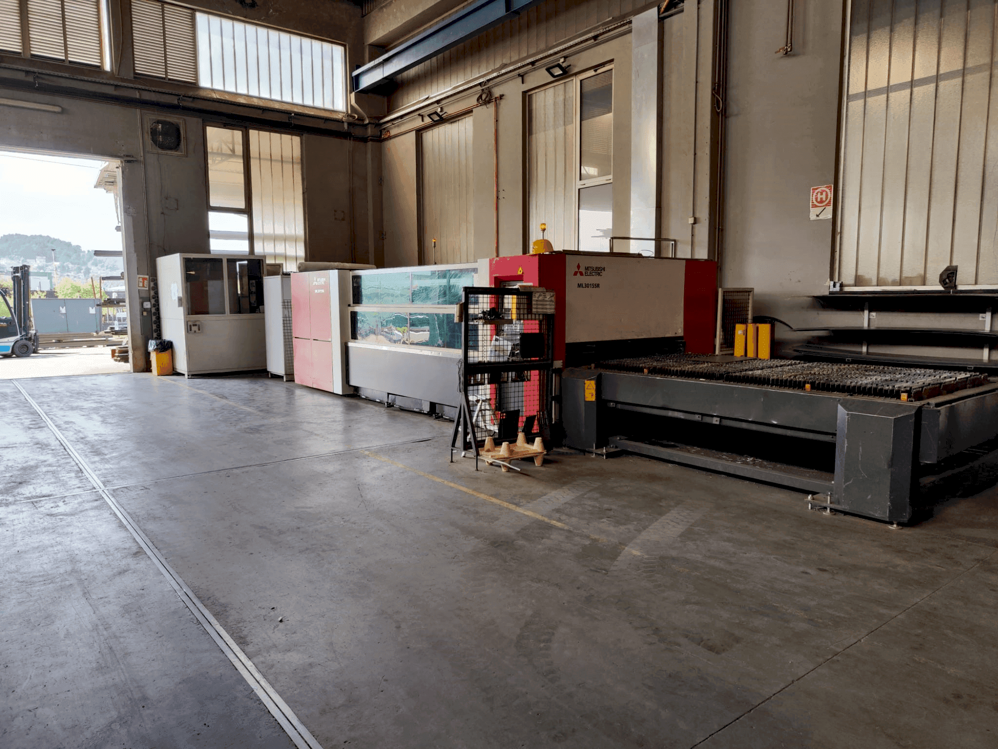 Mašīnas Mitsubishi ML 3015 SR  pretskats