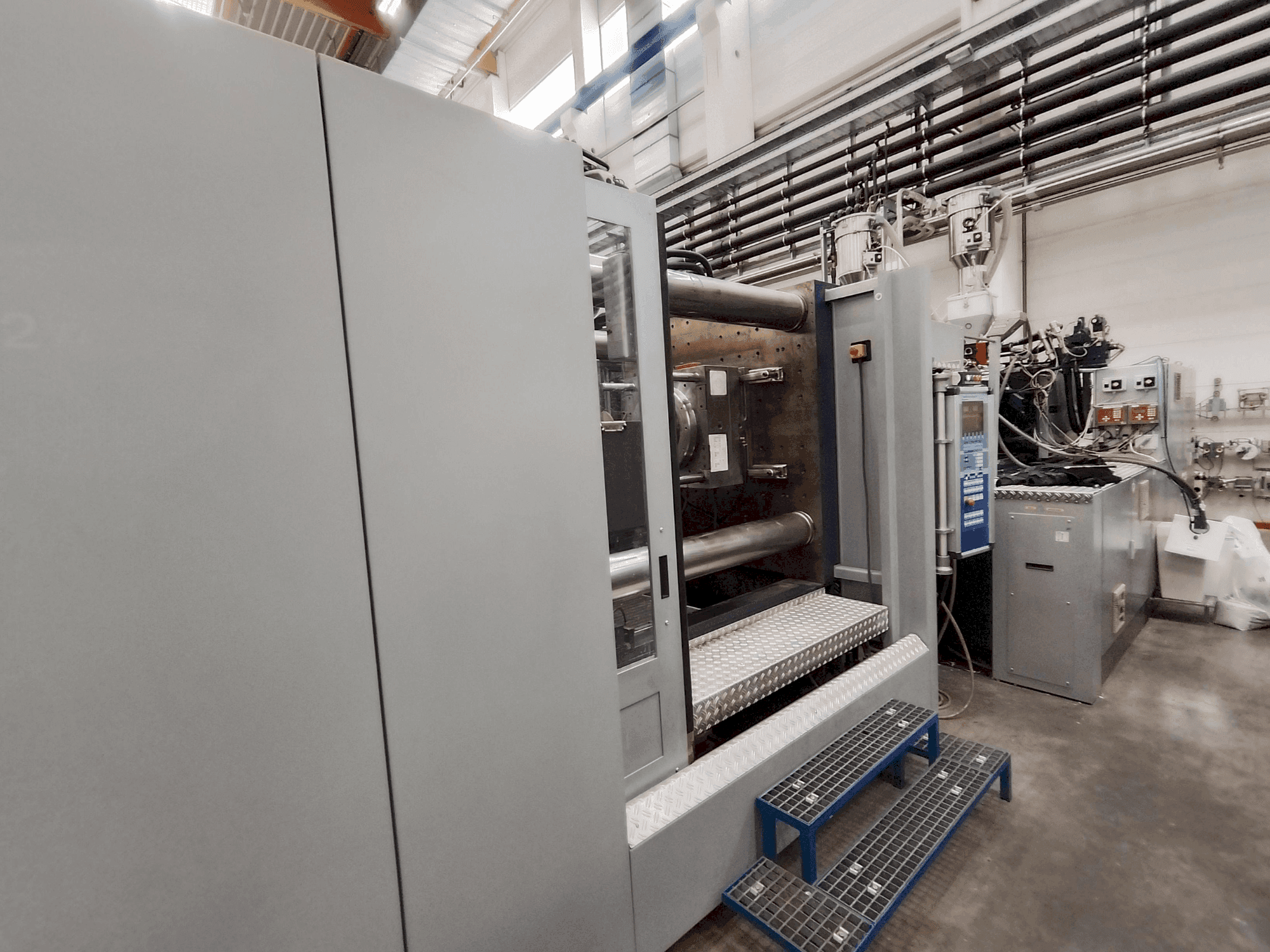 Mašīnas Battenfeld HM 8000/4500 + 4500 BMB 4  pretskats