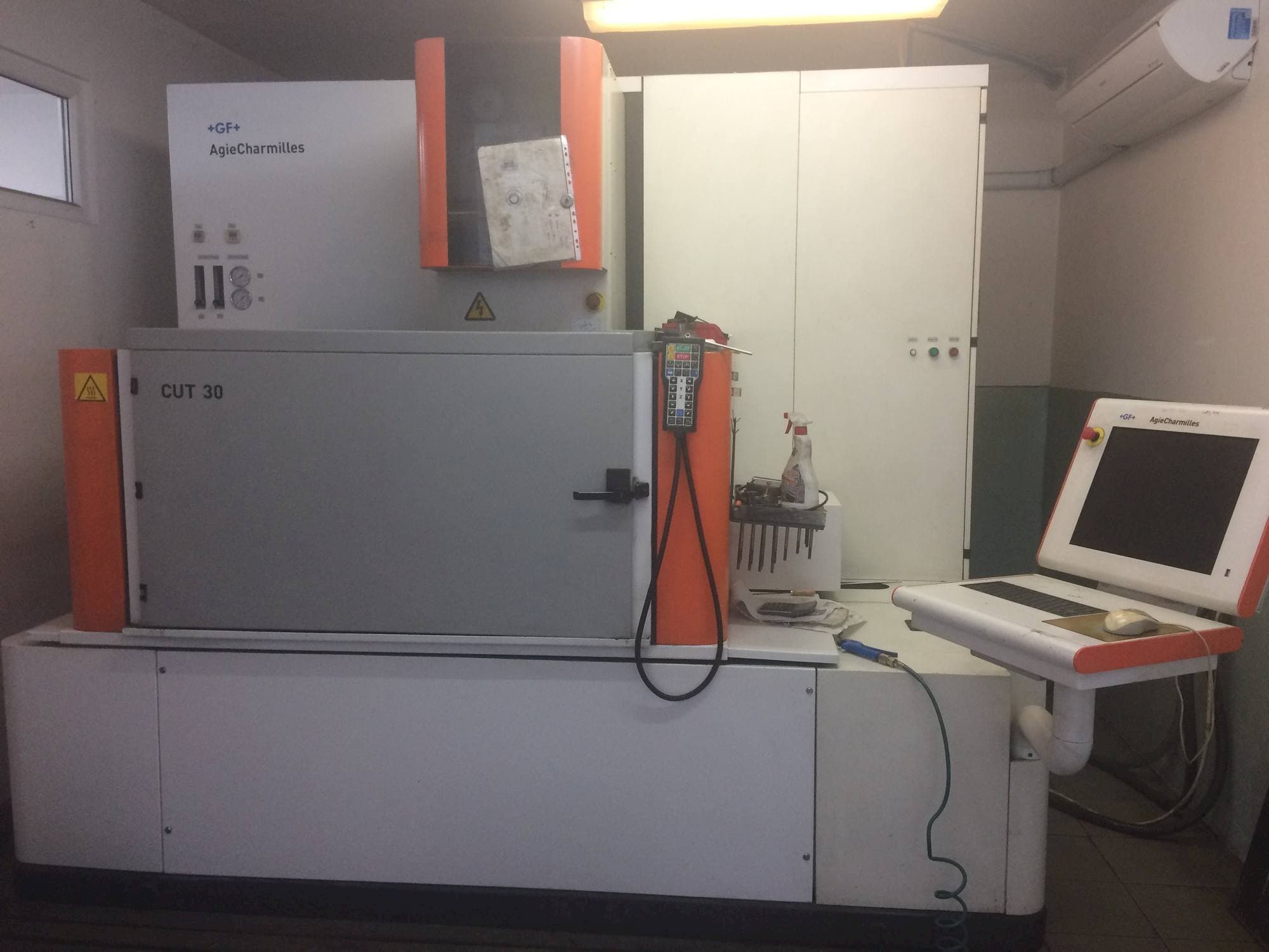 Mašīnas AgieCharmilles CUT 30P  pretskats