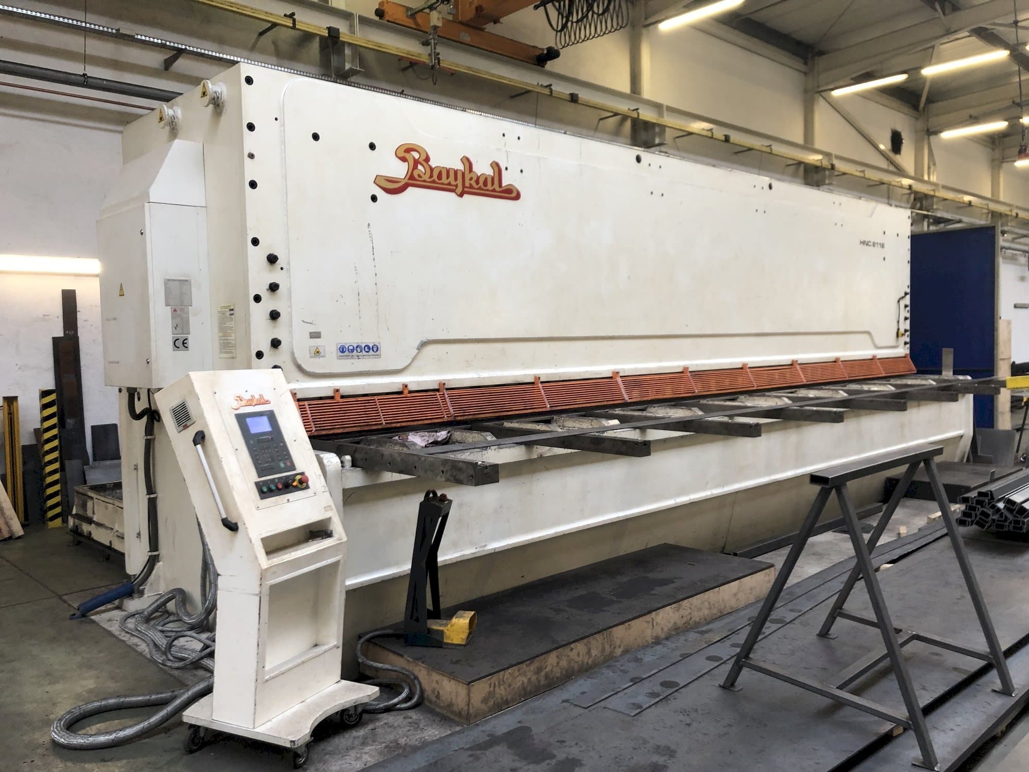 Mašīnas Baykal HNC 8116  pretskats