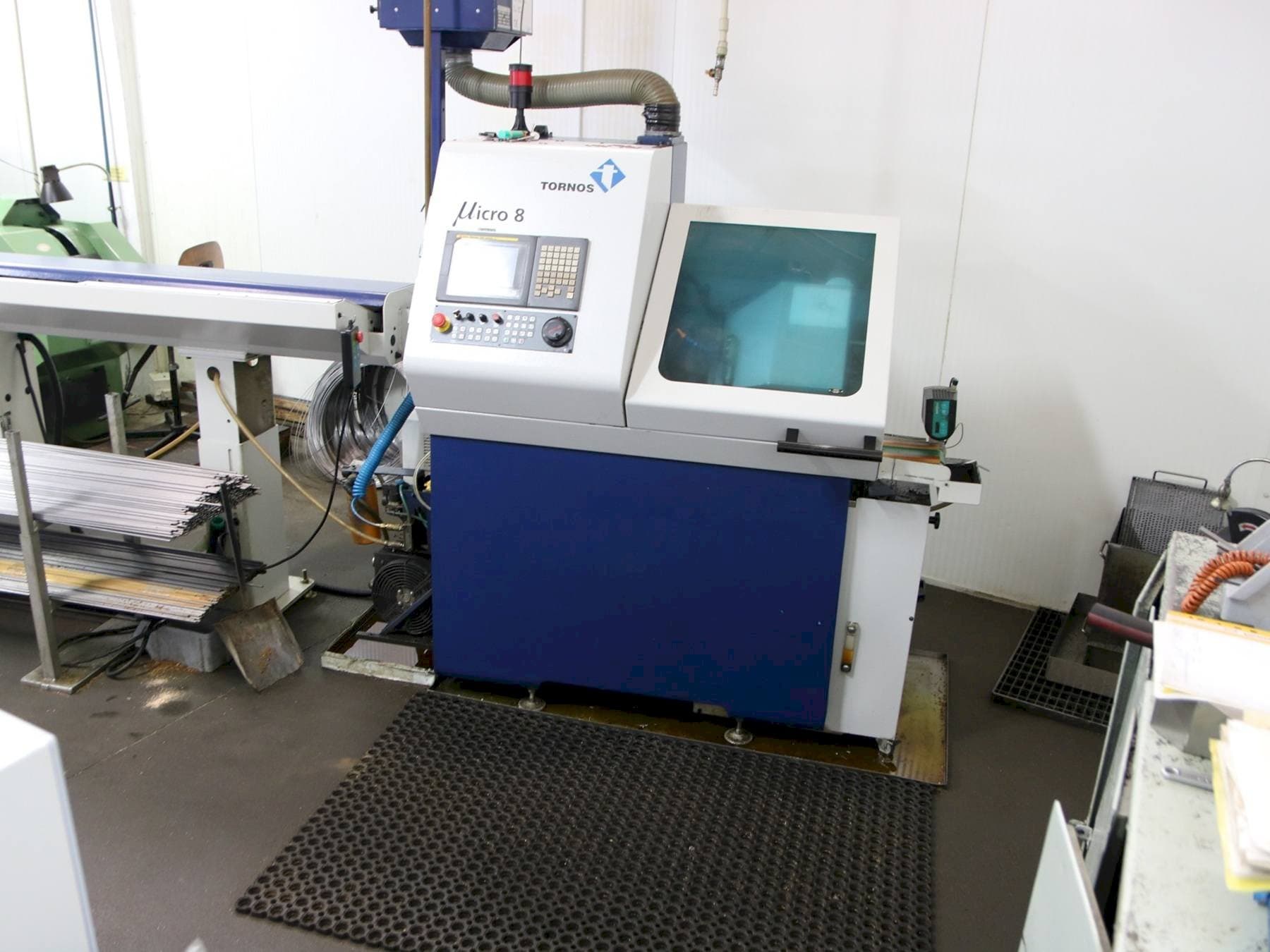 Mašīnas Tornos Micro 8  pretskats