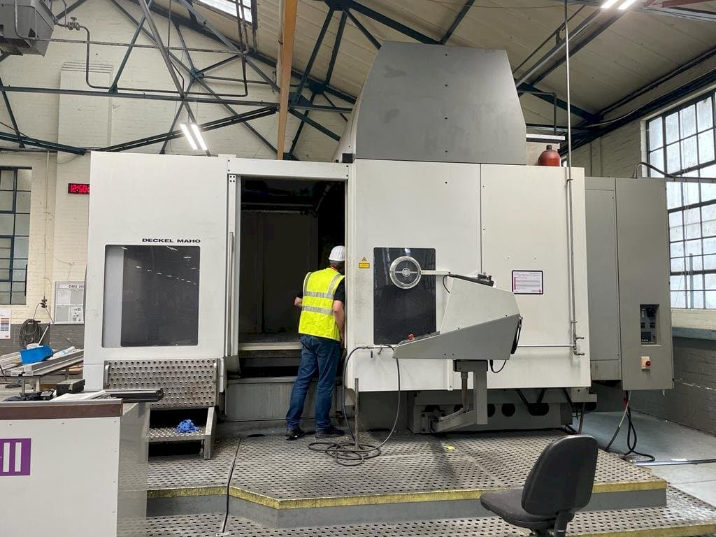 Mašīnas DECKEL MAHO DMU 200T  pretskats