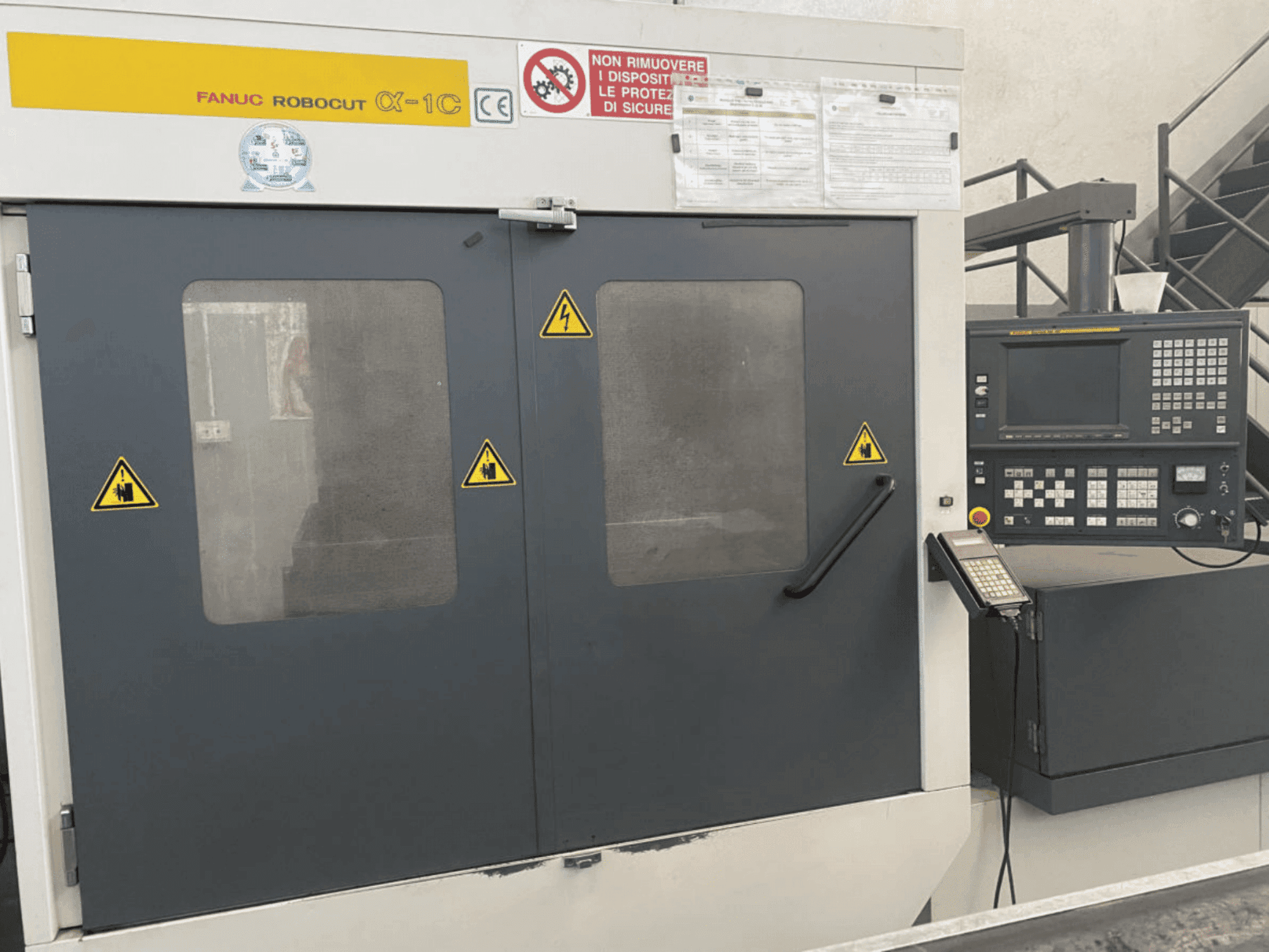 Mašīnas FANUC Robocut alpha-1C  pretskats