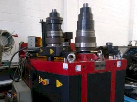 Mašīnas Tauring Alpha 160  pretskats