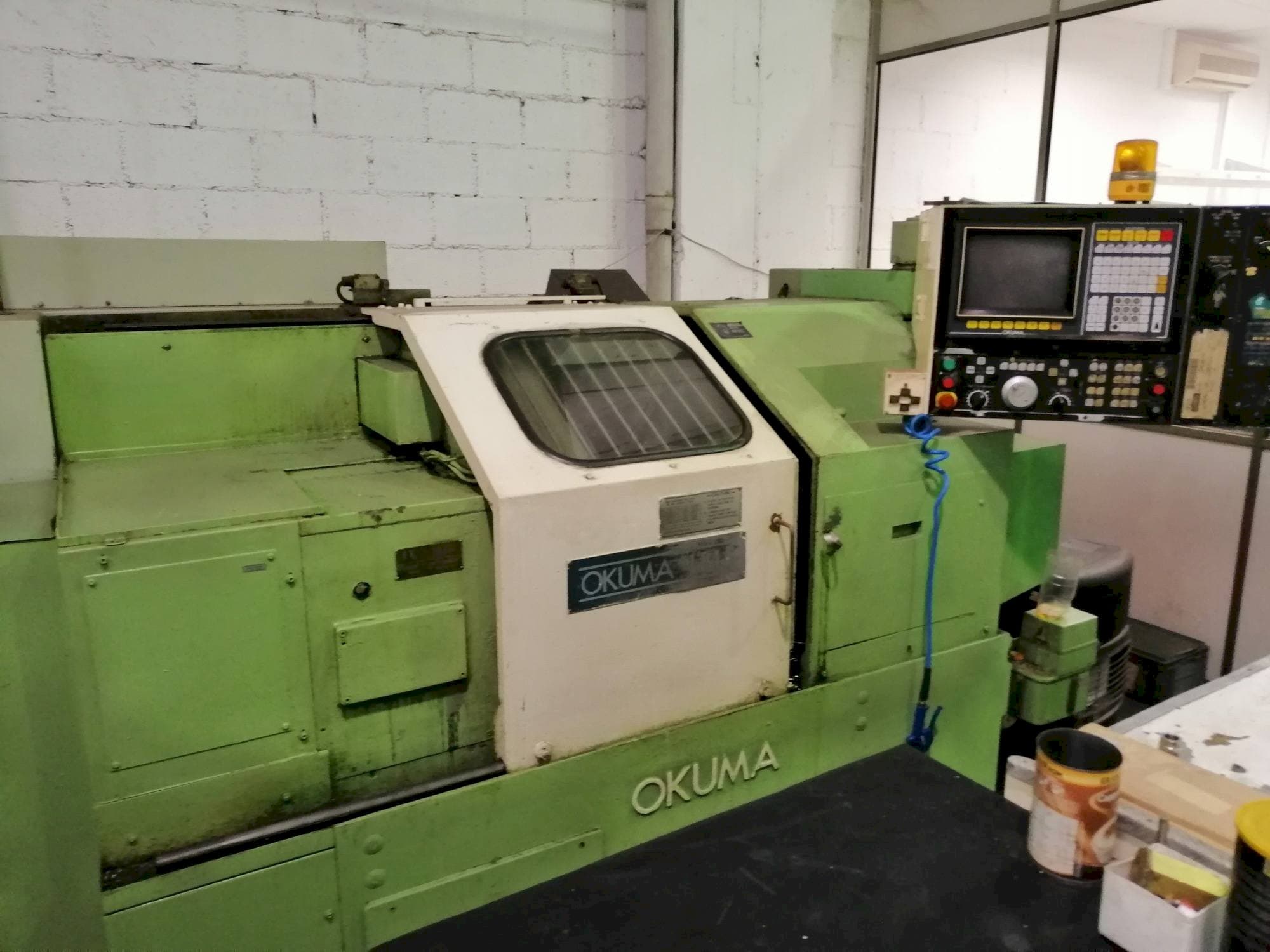 Mašīnas Okuma LB15 pretskats