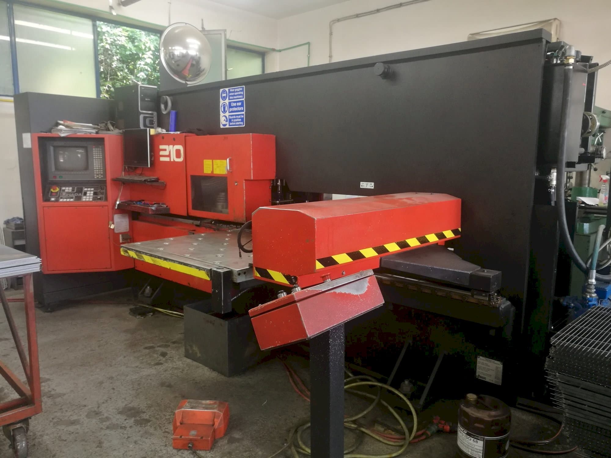 Mašīnas AMADA Arcade 210  pretskats