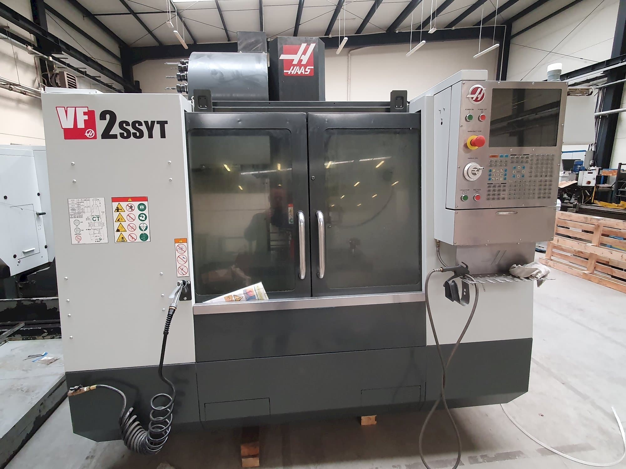 Mašīnas HAAS VF-2SSYT  pretskats
