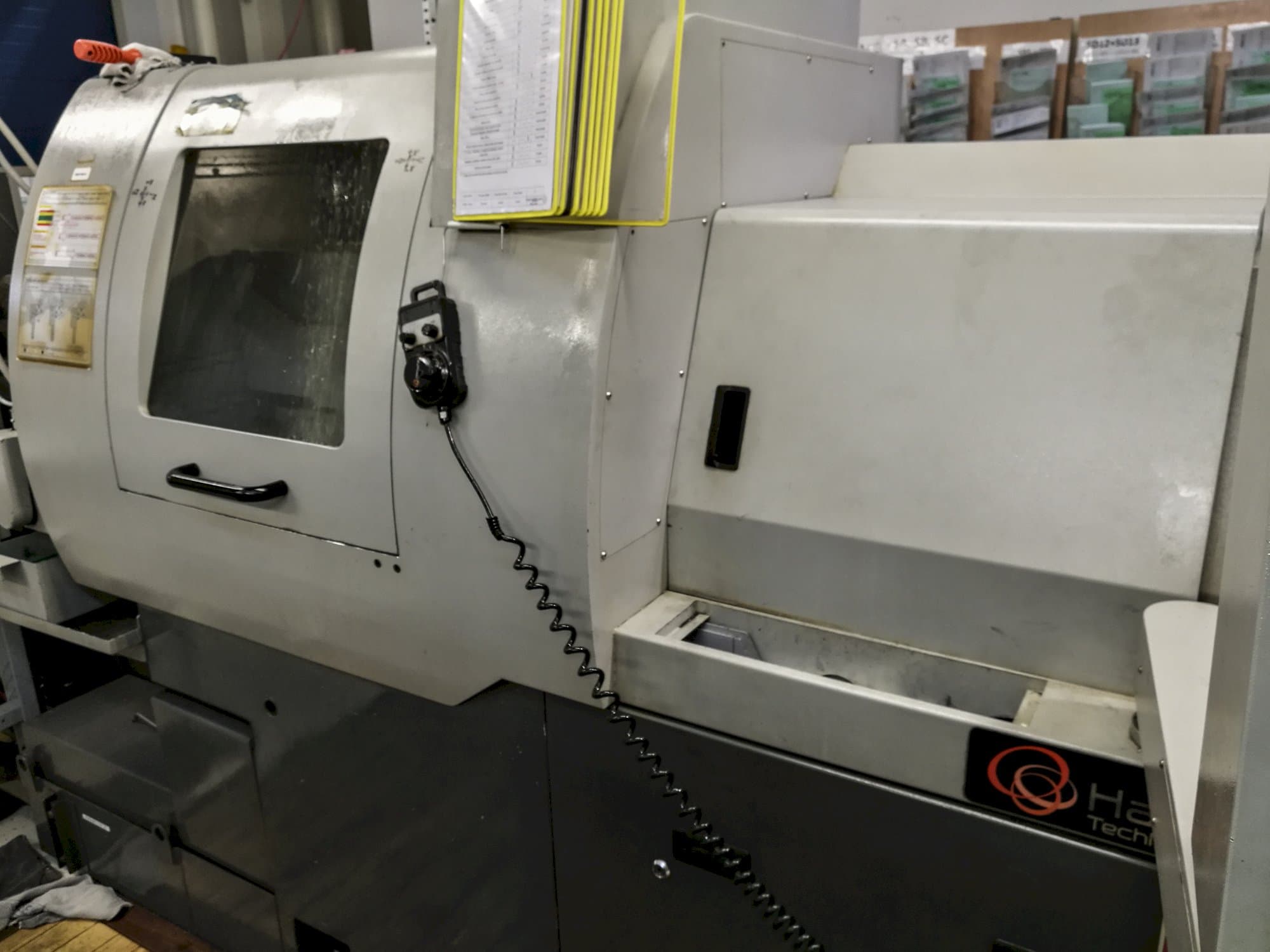 Mašīnas Hanwha XD 20 N skats  no labās puses