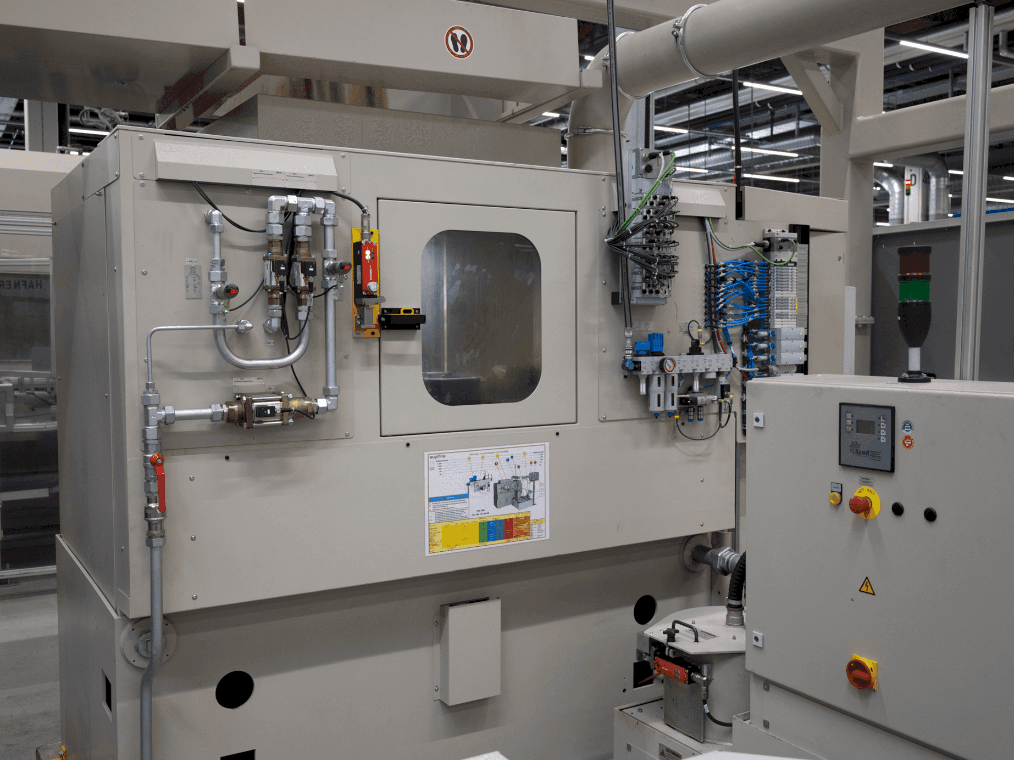 Mašīnas SUPFINA LCM 220/4-220/3 pretskats