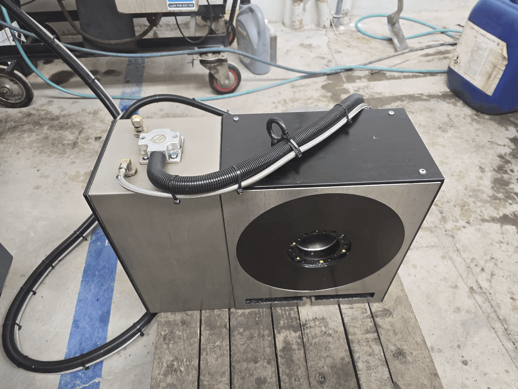 Mašīnas HAAS HRT310  pretskats