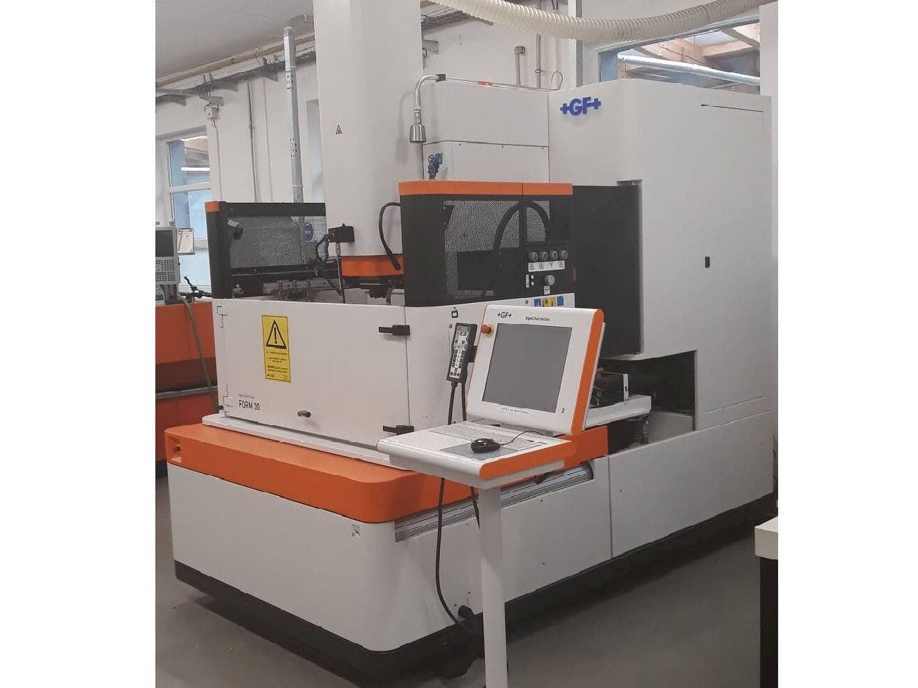 Mašīnas AgieCharmilles Form 30  pretskats