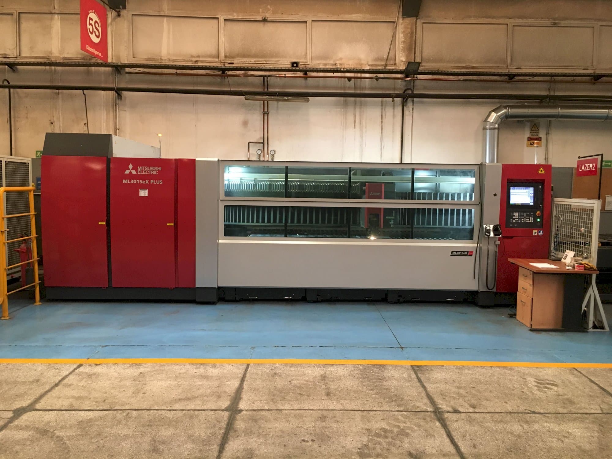 Mašīnas Mitsubishi MI3015eX-Plus  pretskats