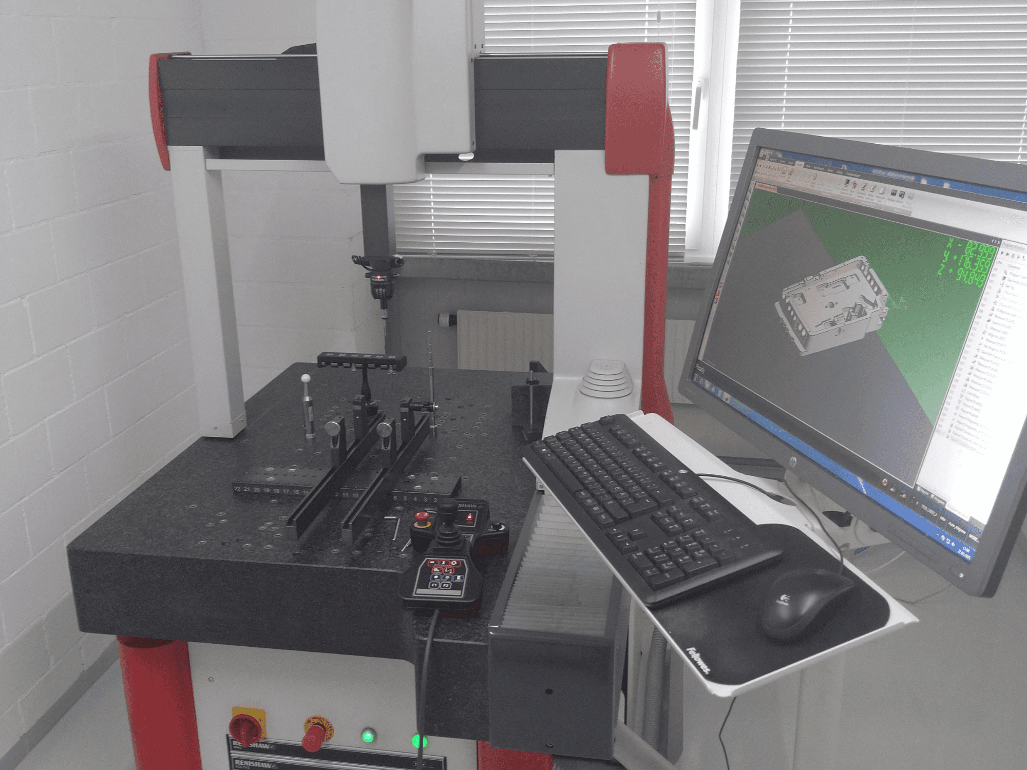 Mašīnas Coord3 Ares 700  pretskats