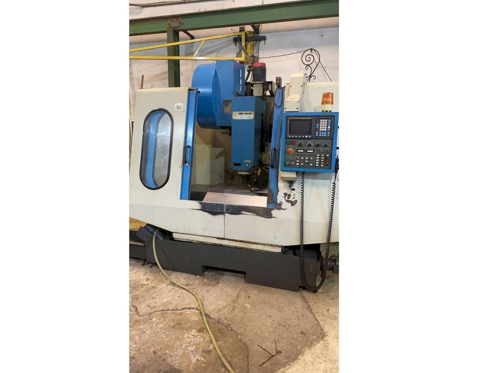 Mašīnas Johnford VMC 650A  pretskats