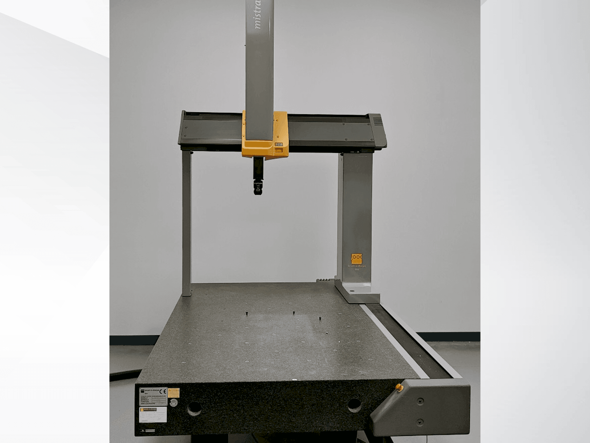 Mašīnas BROWN & SHARPE Mistral  pretskats