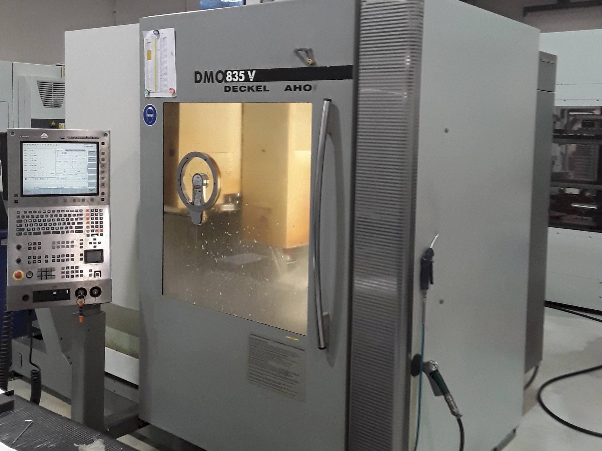 Mašīnas DECKEL MAHO DMC 835 V  pretskats