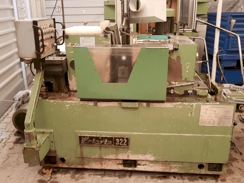 Mašīnas Estarta 322  pretskats