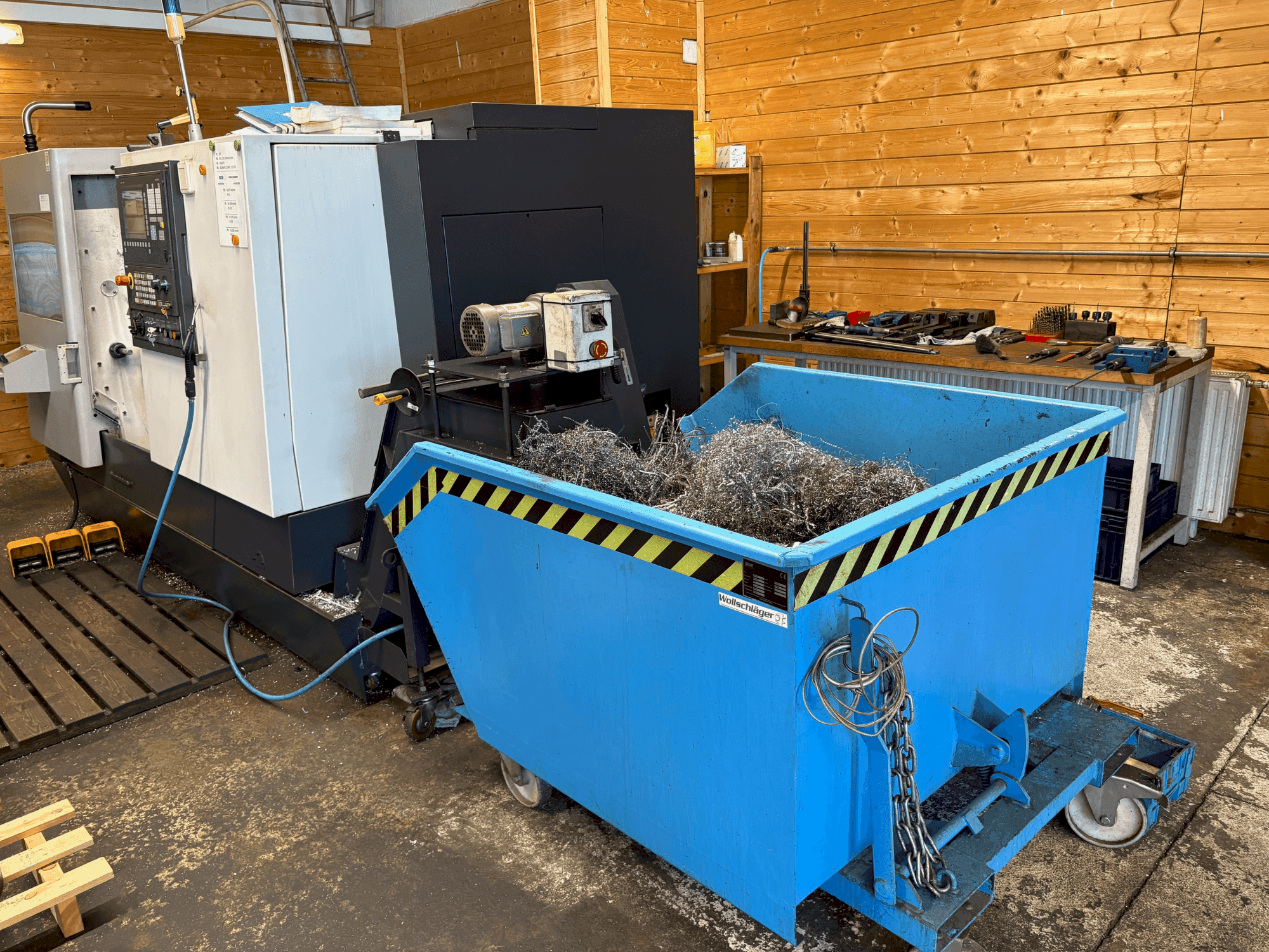 Mašīnas HWACHEON Cutex 240  pretskats