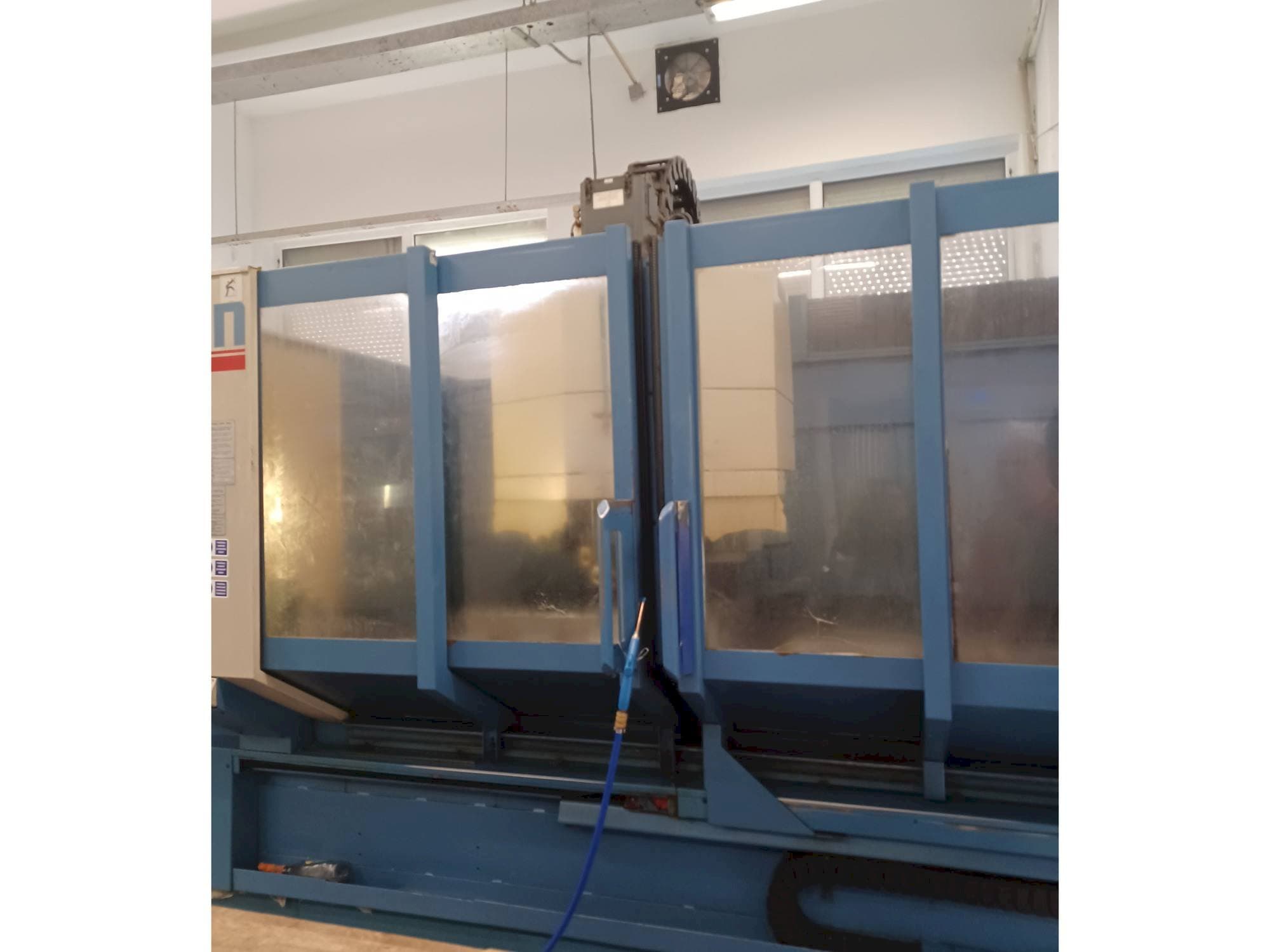 Mašīnas CHIRON FZ 18 L  pretskats