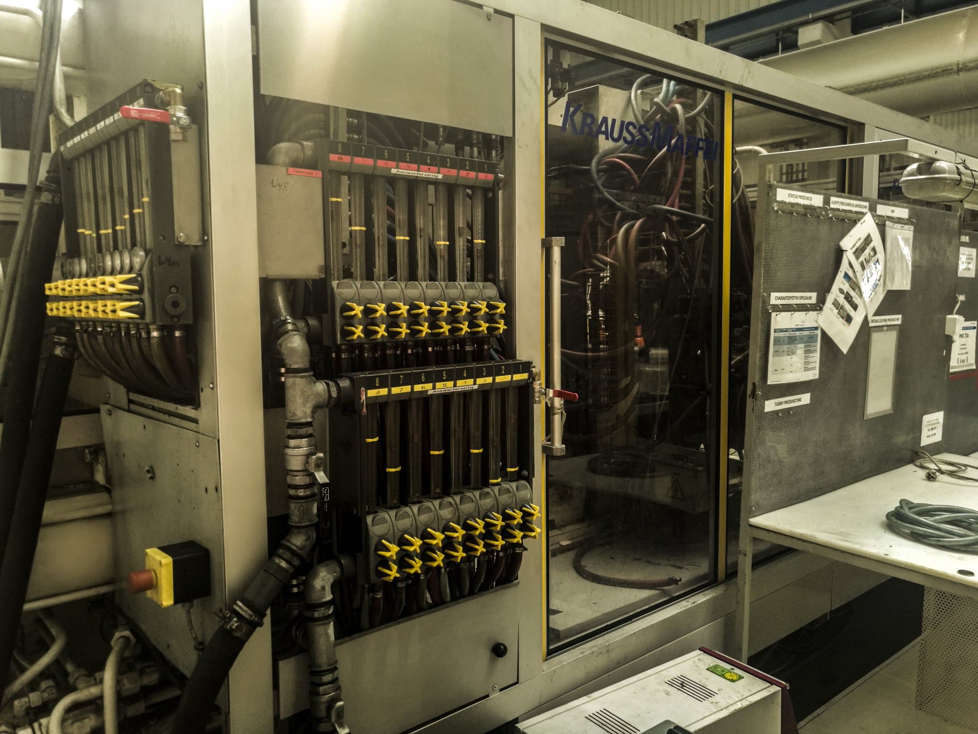 Mašīnas Krauss Maffei 800-8000 MC  pretskats