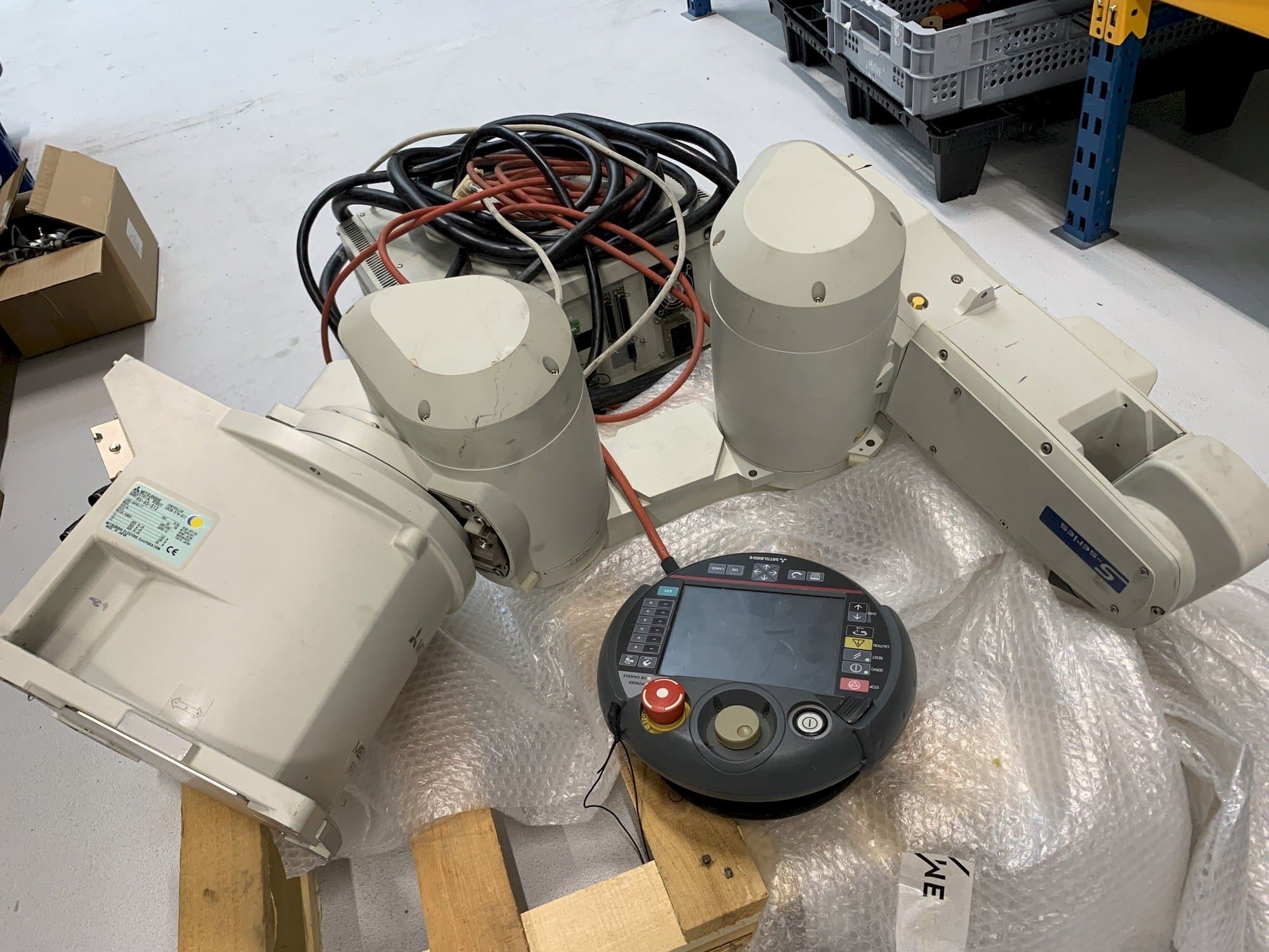 Mašīnas Mitsubishi Melfa RV 6S  pretskats