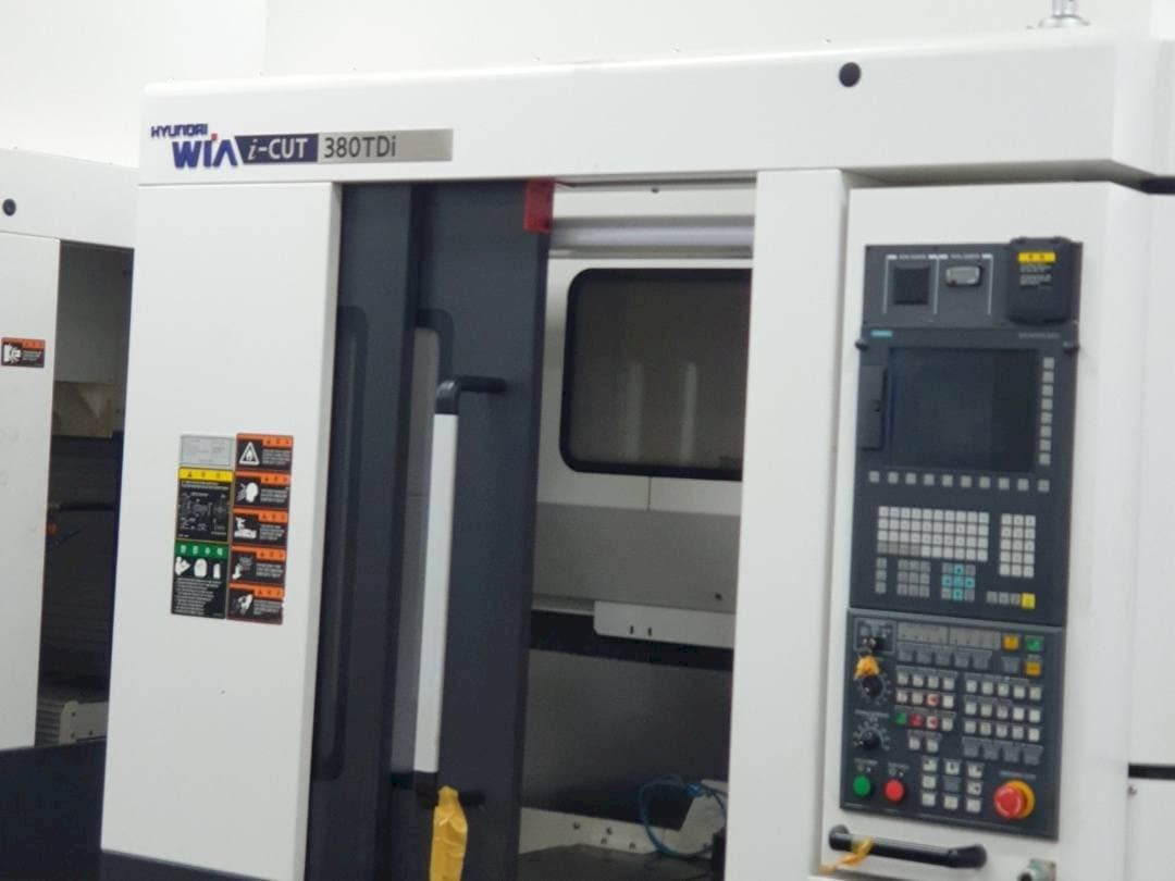 Mašīnas Hyundai Wia i-CUT380TDi  pretskats