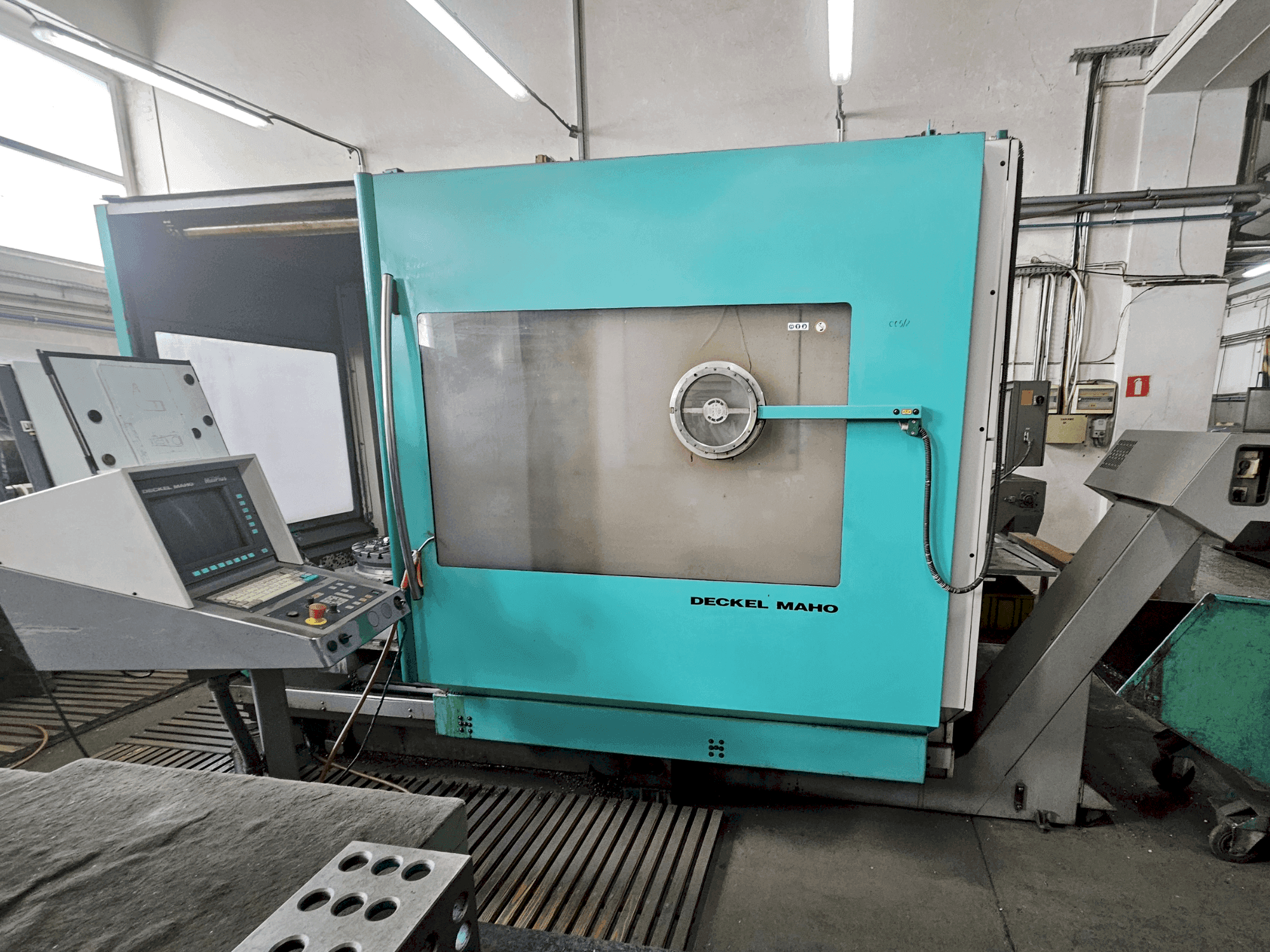 Mašīnas DECKEL MAHO DMU 60P  pretskats
